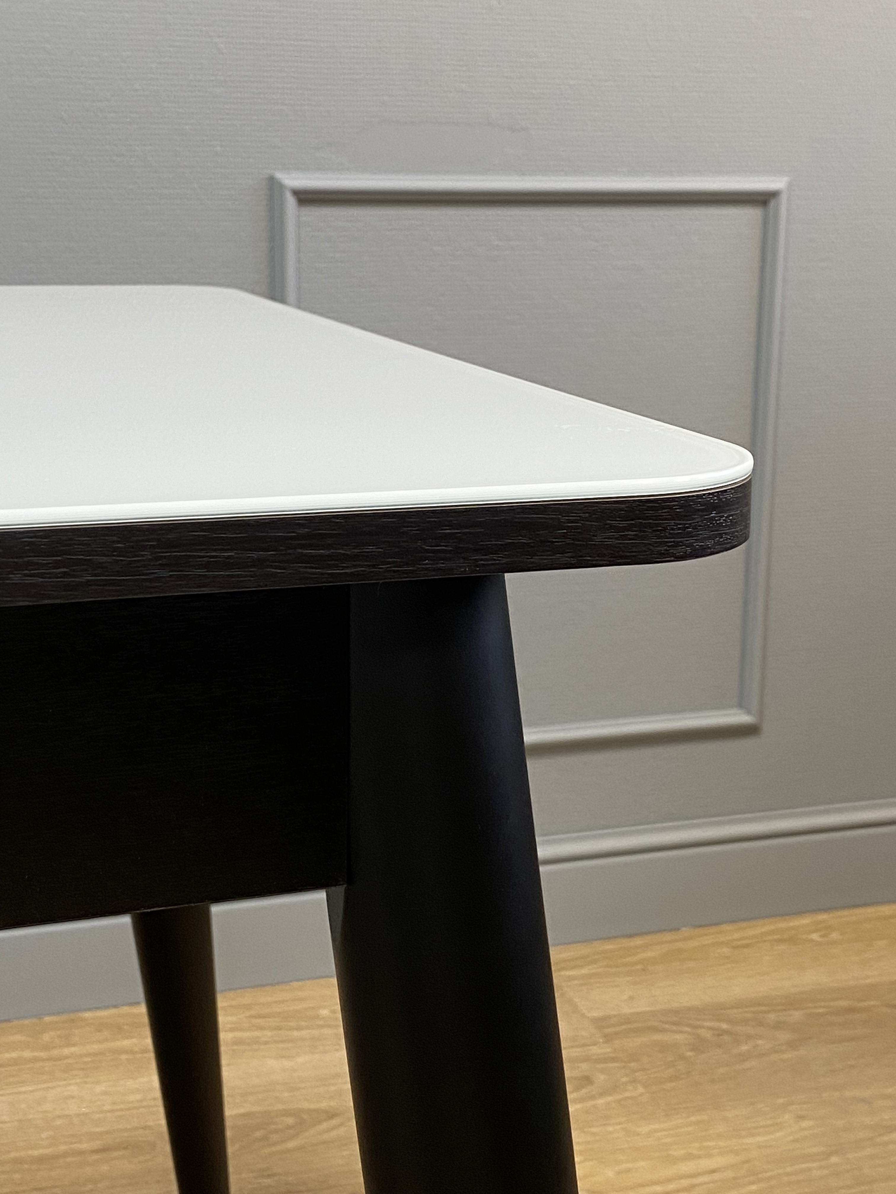 Изображение товара Кухонный раздвижной овальный стол из стекла Kenner K 325054 110-150x76 см венге