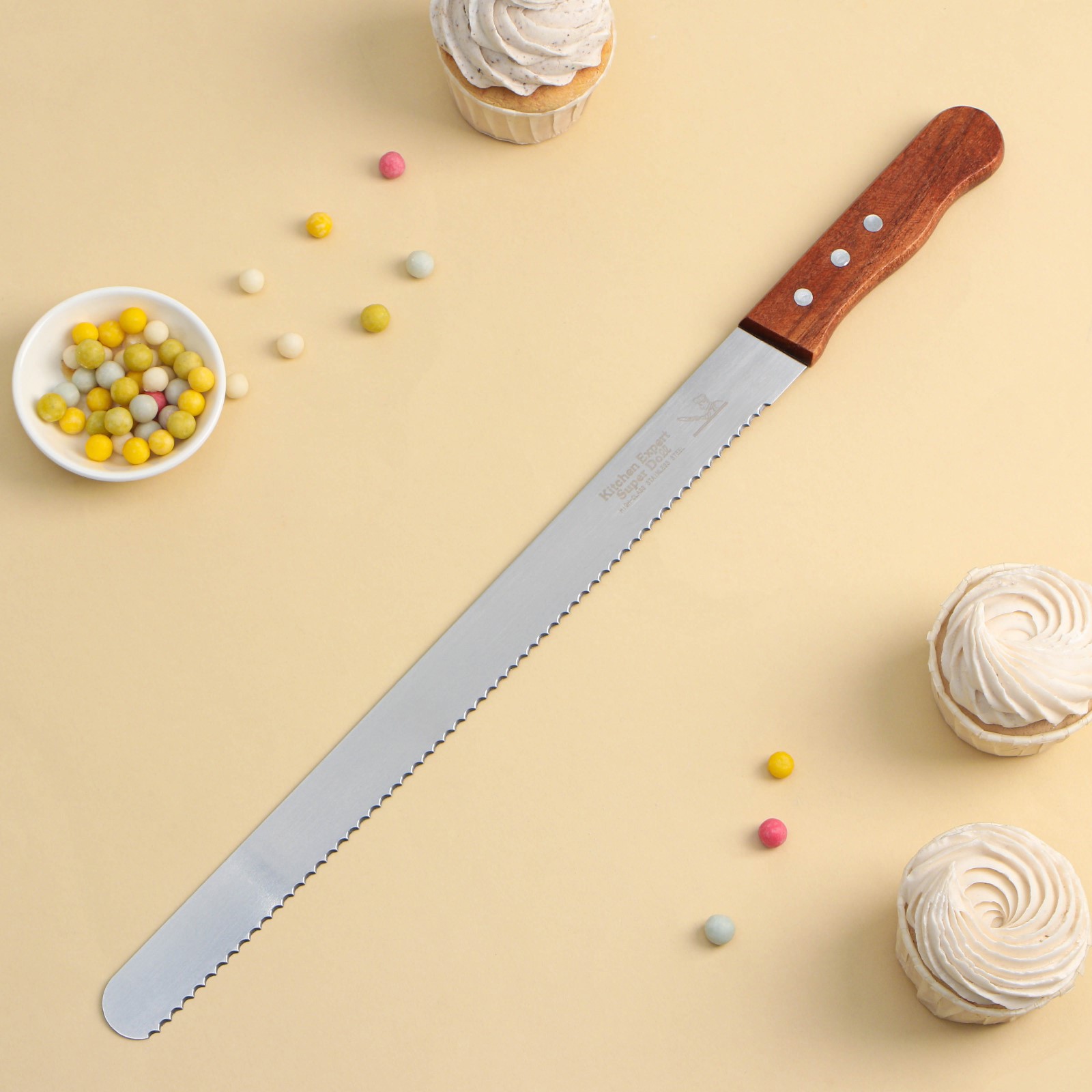 Изображение товара Кухонный нож для бисквита с крупными зубцами Simaland 35 см коричневого цвета