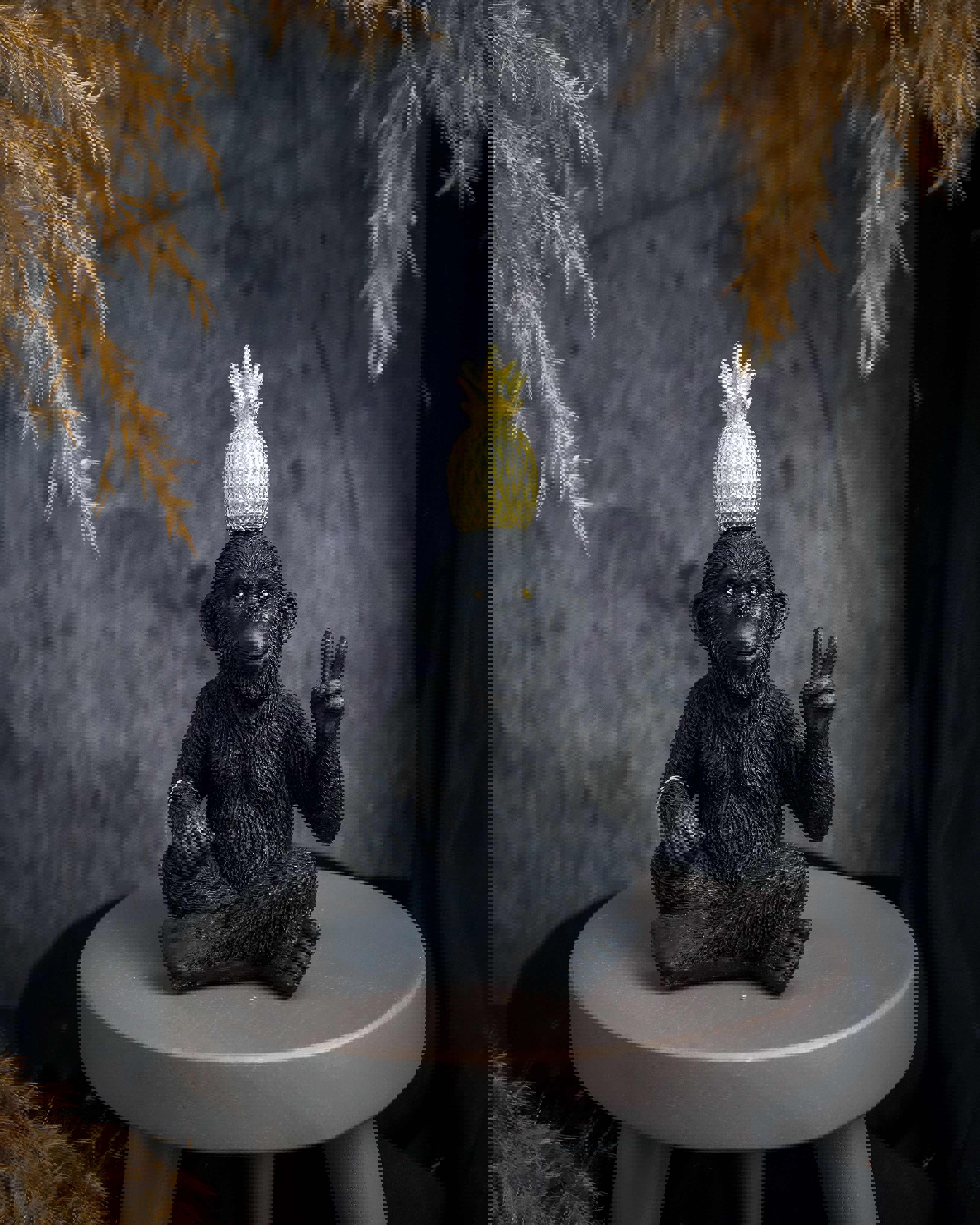 Изображение товара Статуэтка Cosy & Trendy "Обезъяна с ананасом" 7x6x13см черная/золотая, полимер