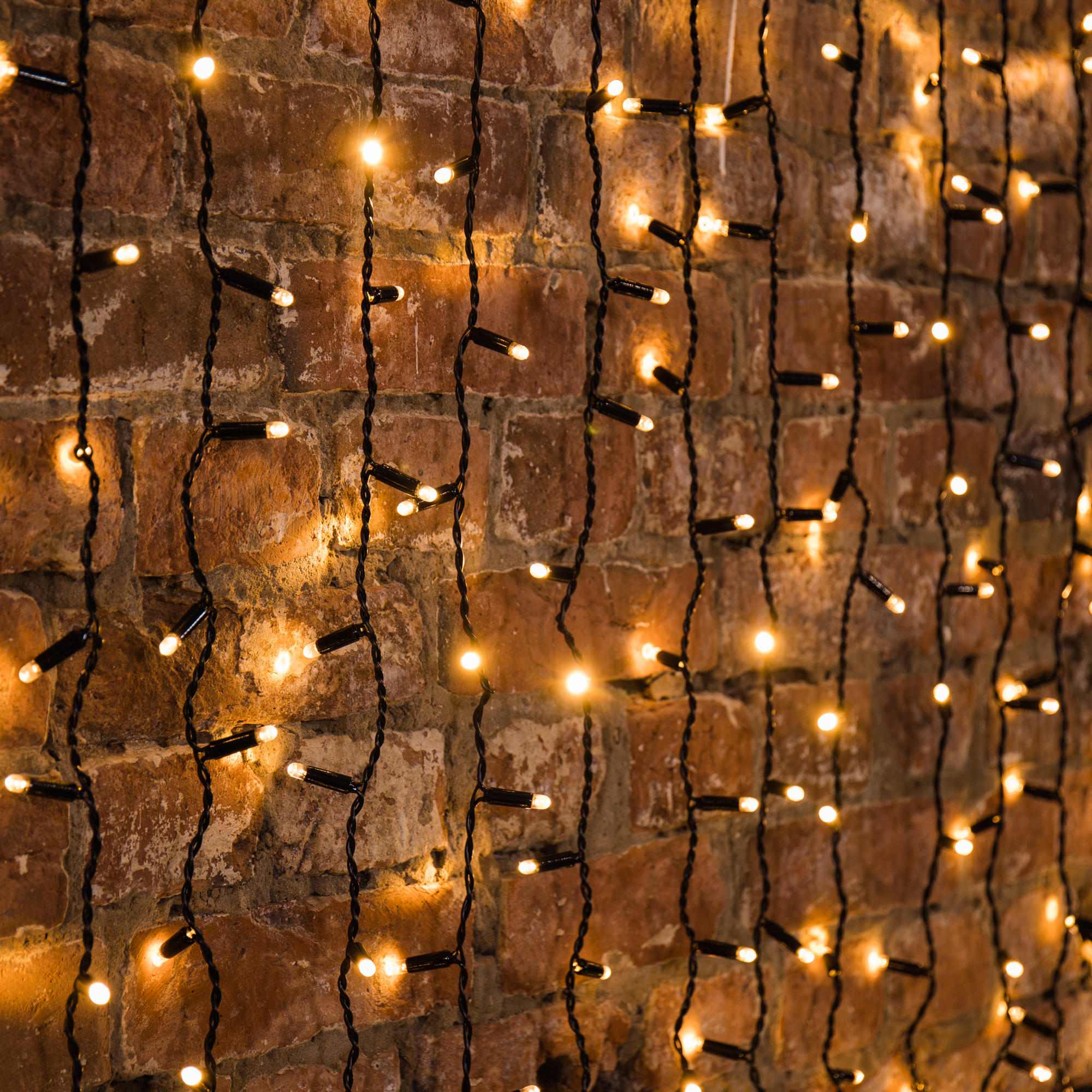 Изображение товара Гирлянда светодиодная дождь Neon-Night электрическая 2x3 м теплый белый свет 1 режим 600 ламп цвет черный