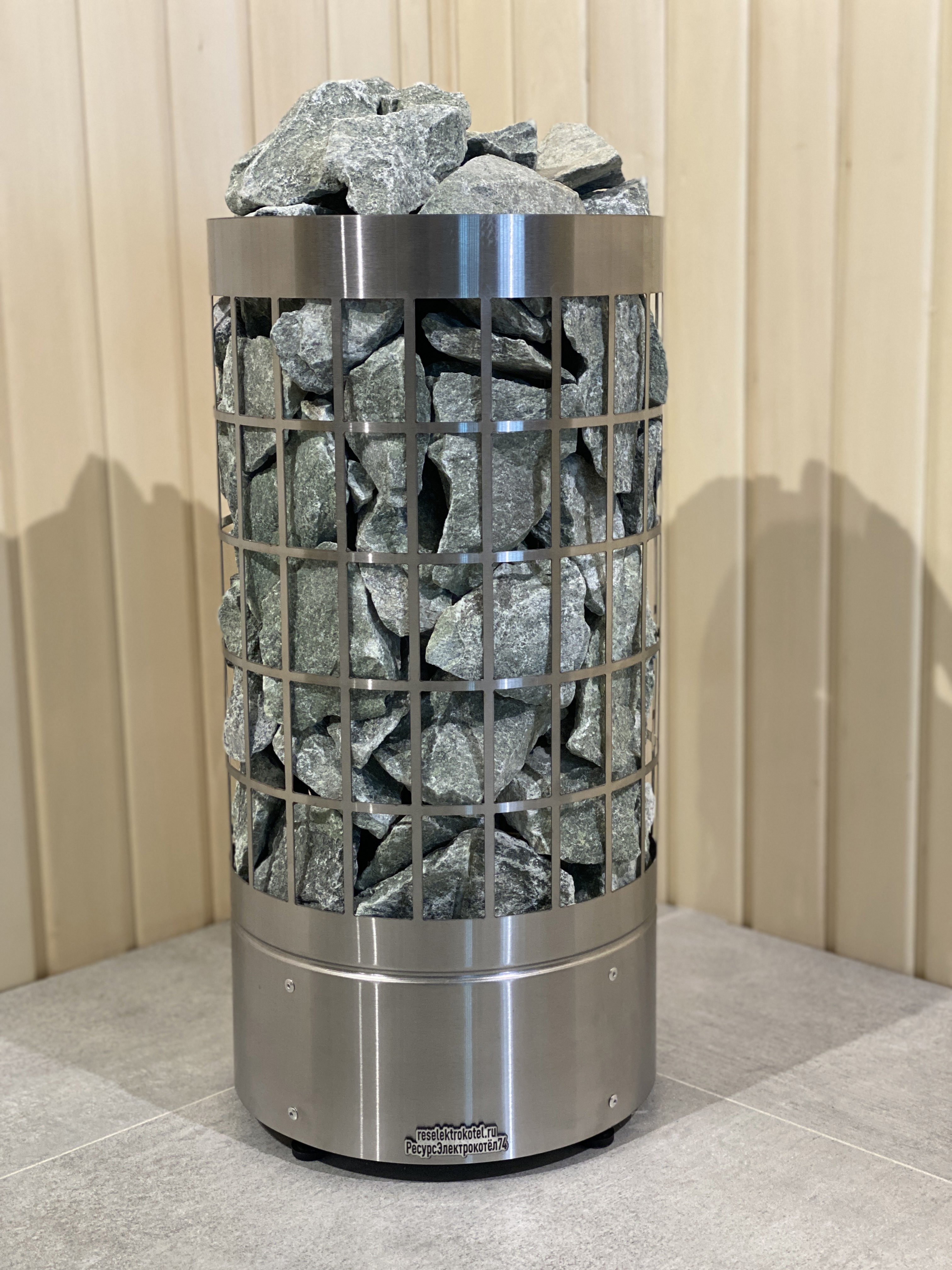 Изображение товара Электрокаменка РЭК Цилиндр 4.5кВт 8м³ для сауны с выносным пультом