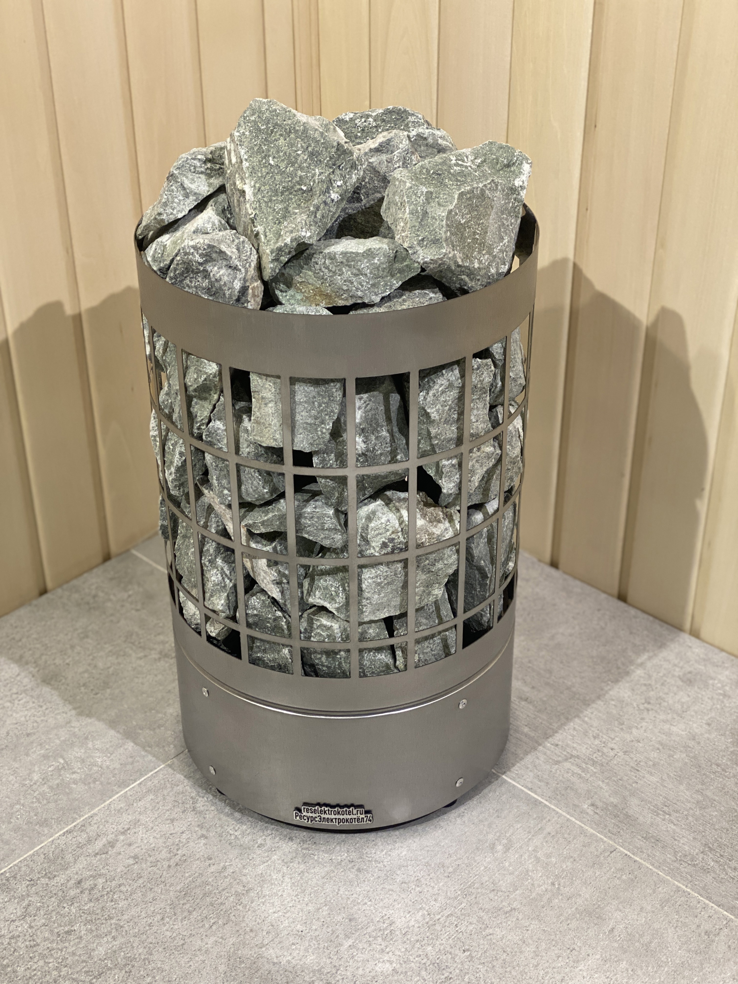 Изображение товара Электрокаменка РЭК Цилиндр 3кВт 5м³ для сауны и бани с Тремя ТЭнами