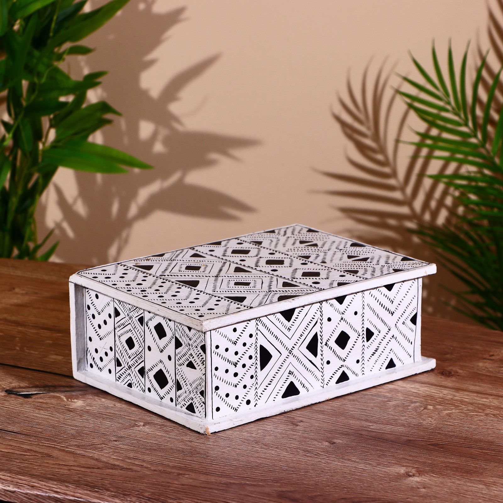 Изображение товара Шкатулка Геометрия 25x18x9 см — стильная держательница украшений