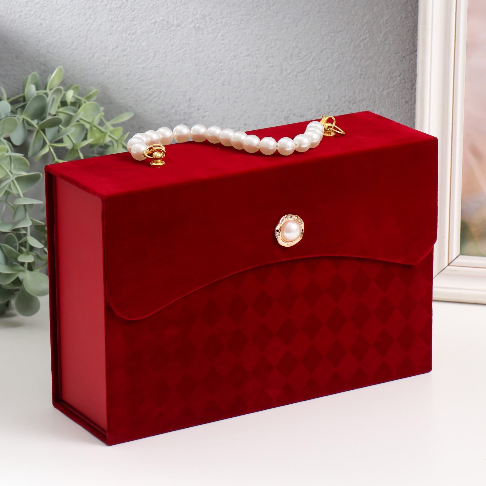 Изображение товара Шкатулка Ромбы Бордо ручка из жемчужин 8x24x16.5 см