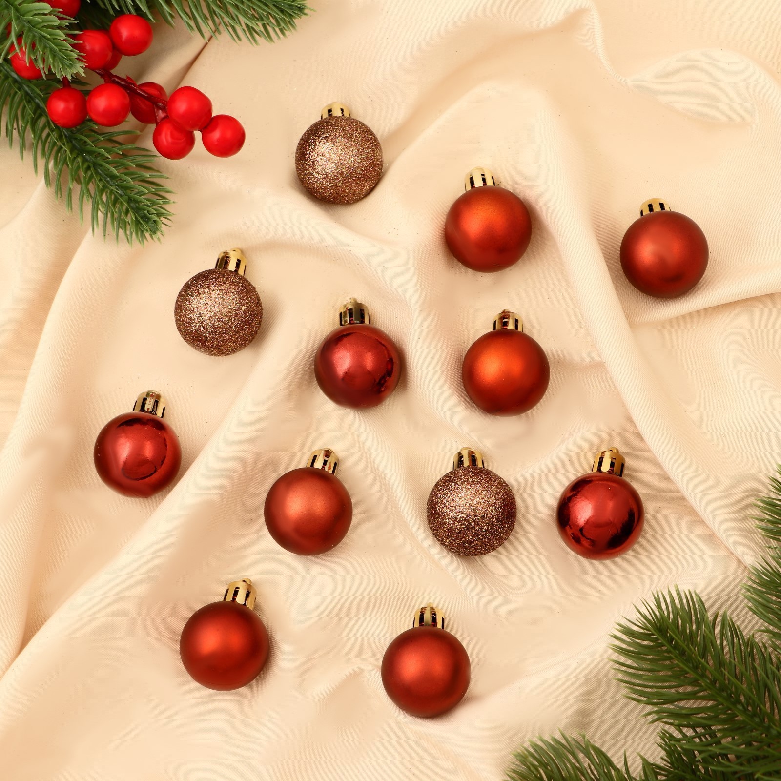 Изображение товара Набор елочных шаров Зимнее волшебство 9510389 Шедар 3 см пластик разноцветный 12 шт