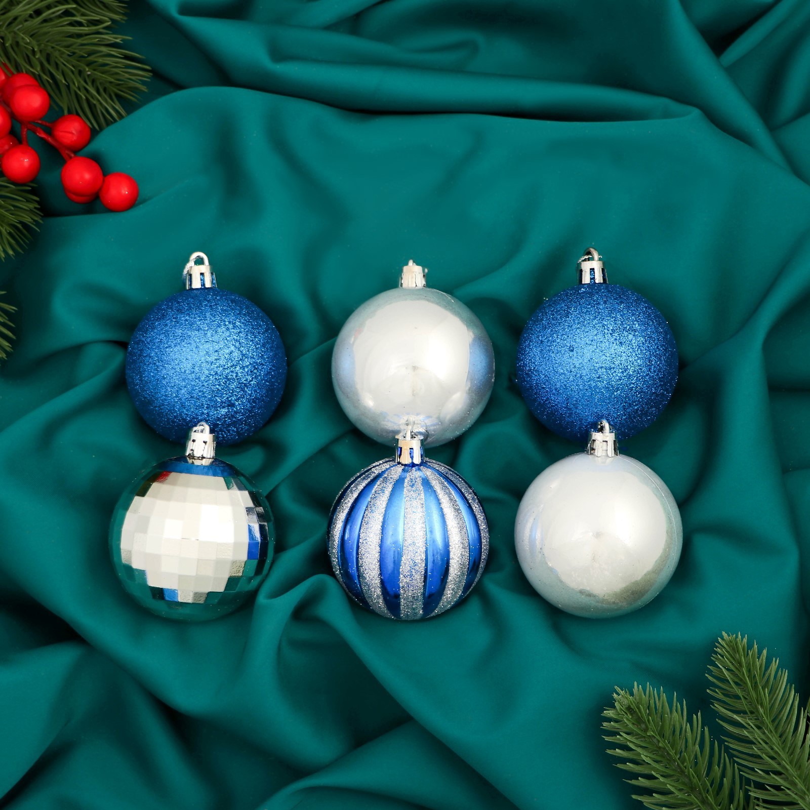 Изображение товара Набор елочных шаров Зимнее волшебство 9510451 Агнет 6 см пластик синий 12 шт