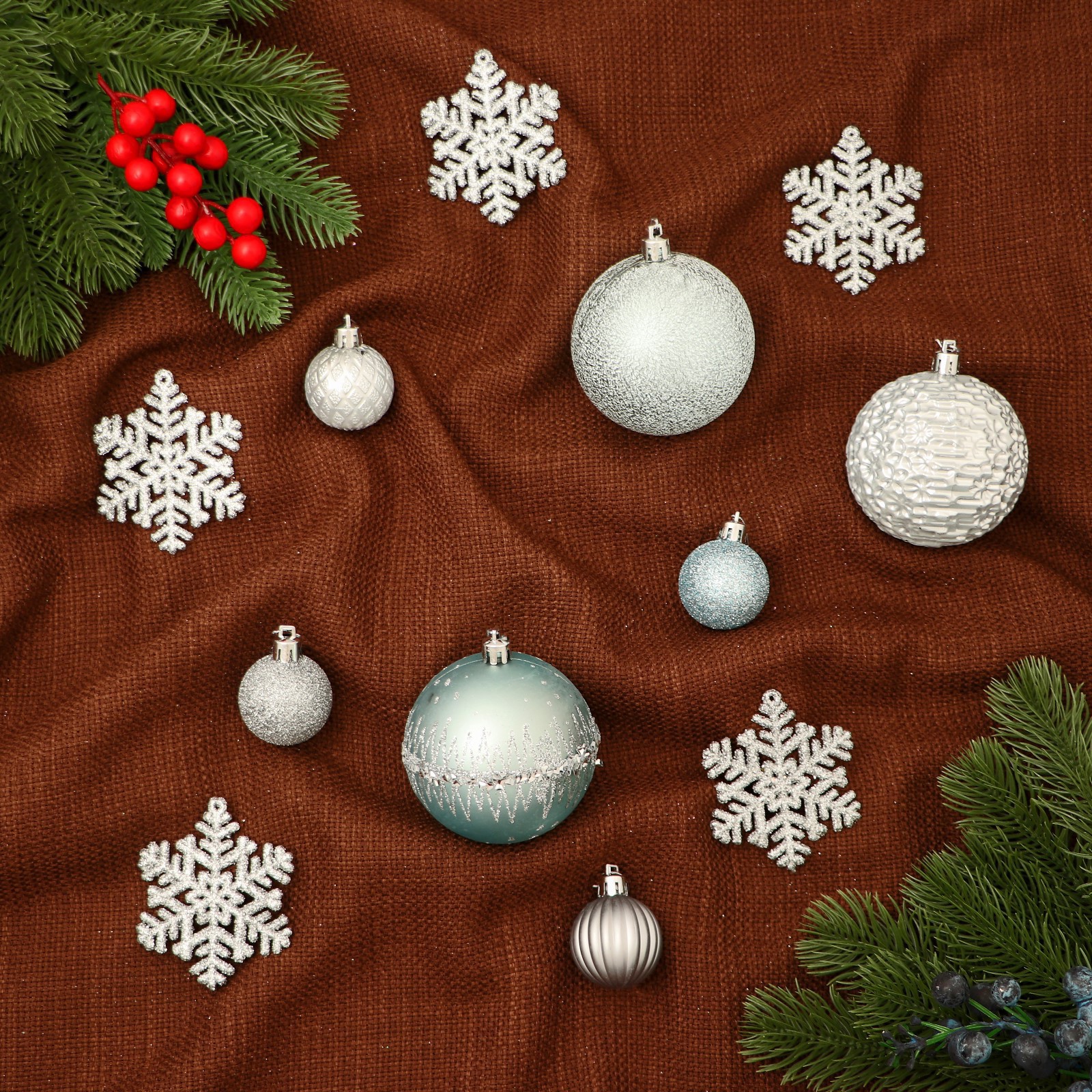 Изображение товара Набор елочных игрушек Торжество Зимнее волшебство 30 шт серый серебристый