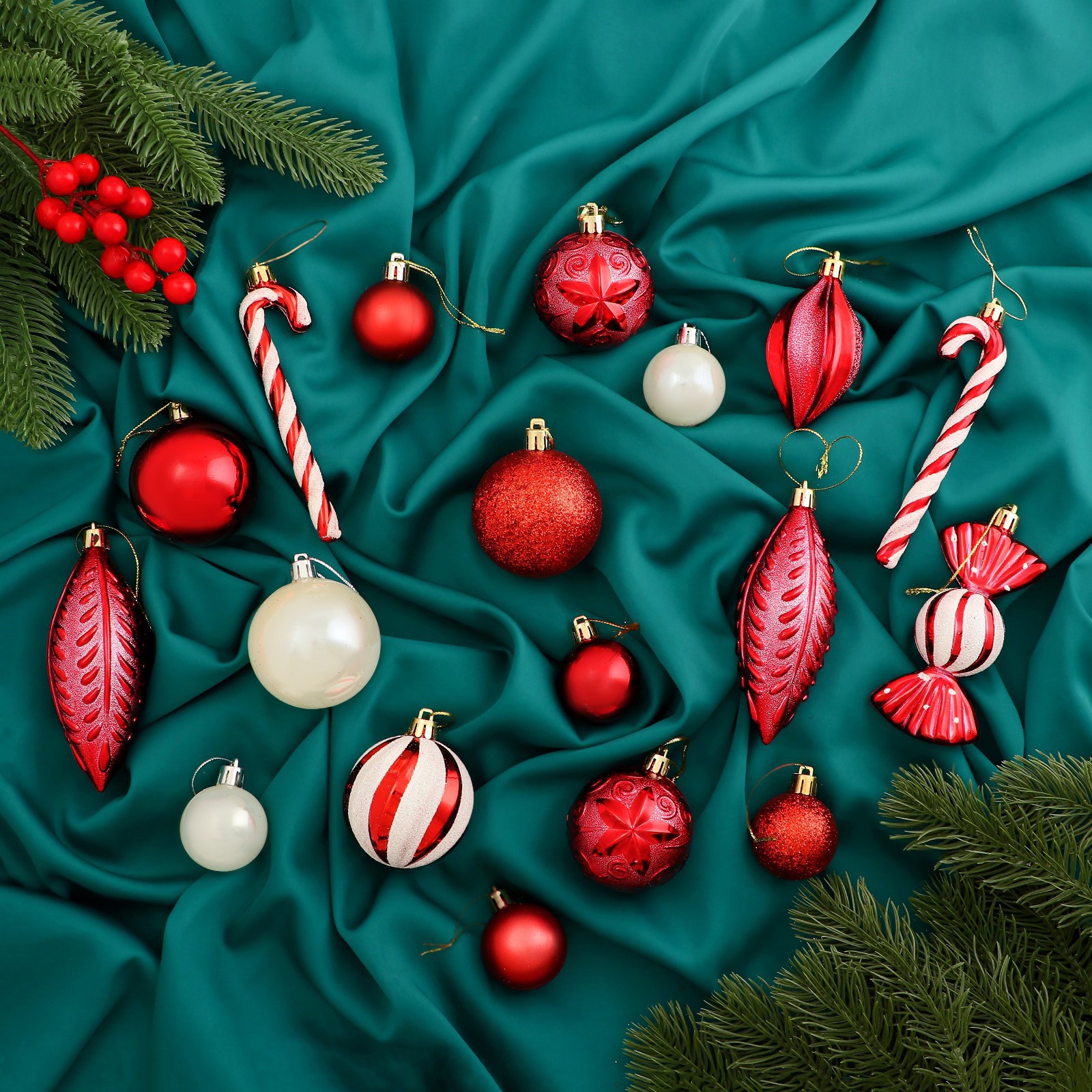 Изображение товара Набор елочных игрушек Зимняя радость Зимнее волшебство 9510681 белый 40 шт