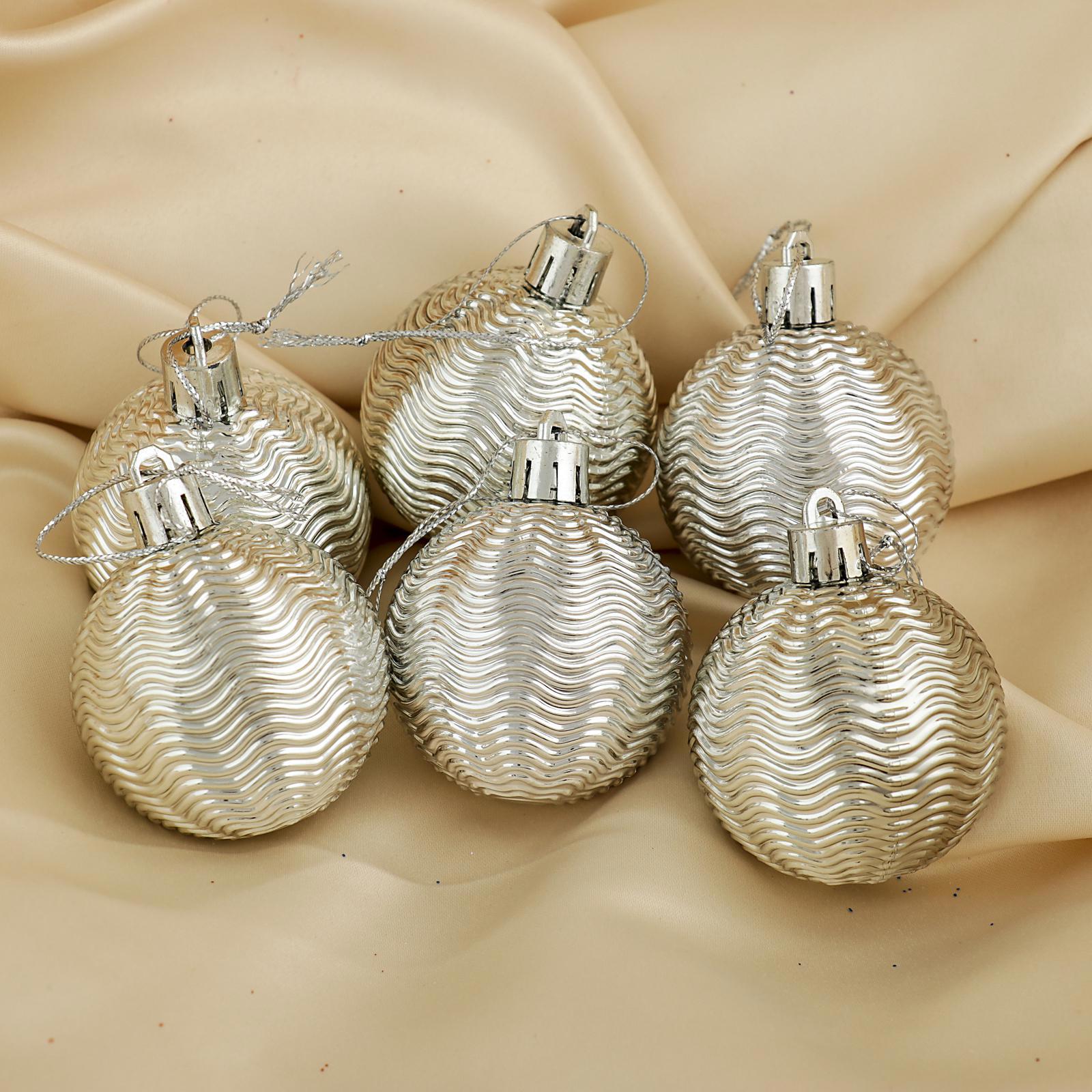 Изображение товара Набор елочных шаров Зимнее волшебство 6 шт Серые / серебристые диаметр 5 см пластиковые