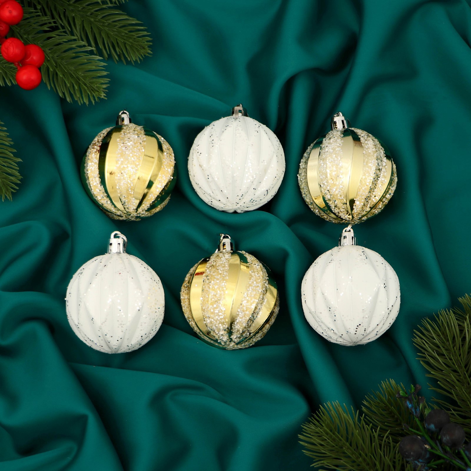 Изображение товара Набор елочных шаров Зимнее волшебство 9510261 5.5 см Пластик жёлтый / золотой 6 шт