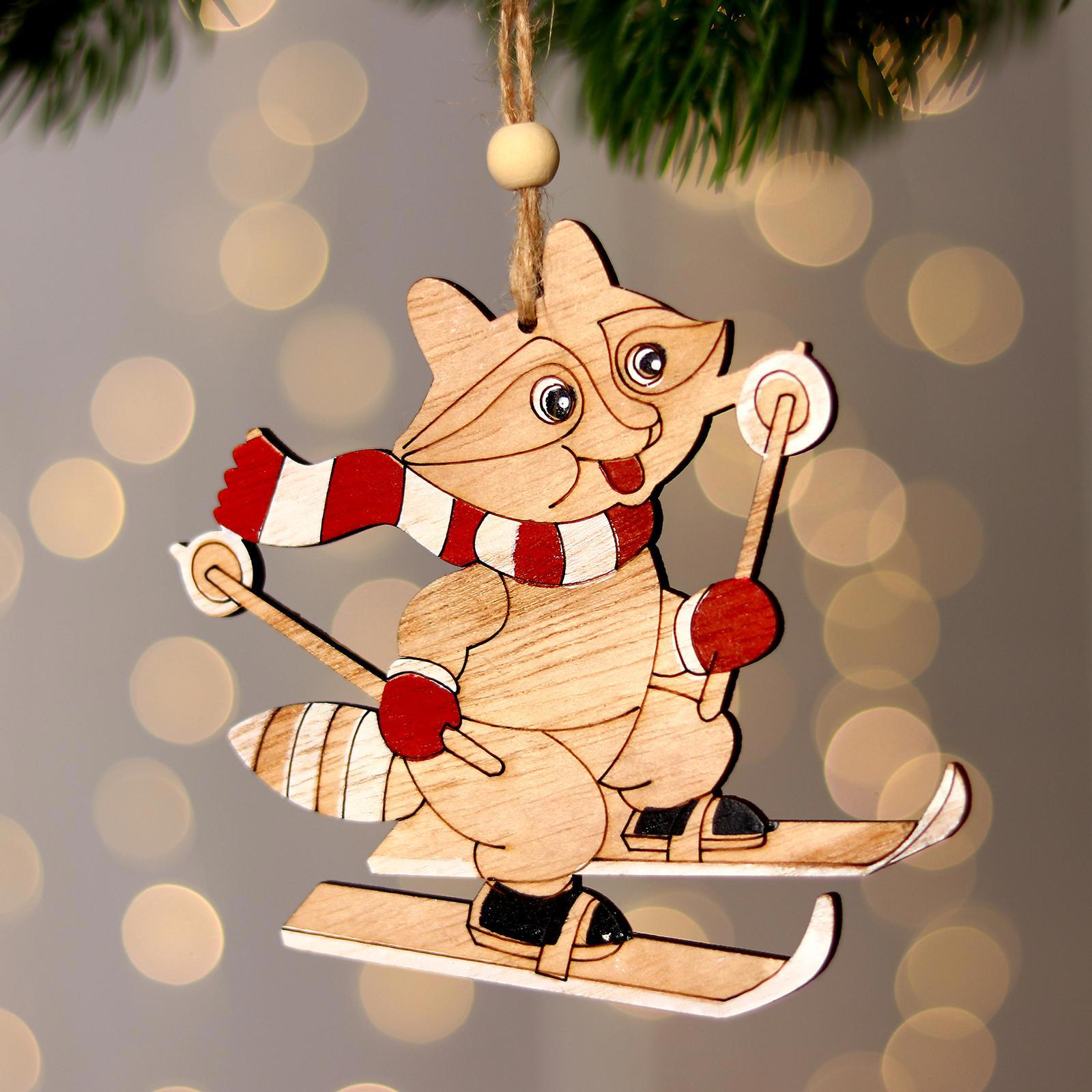 Изображение товара Елочная игрушка Енот Лесная мастерская 11 см бежевый деревянное новогоднее украшение