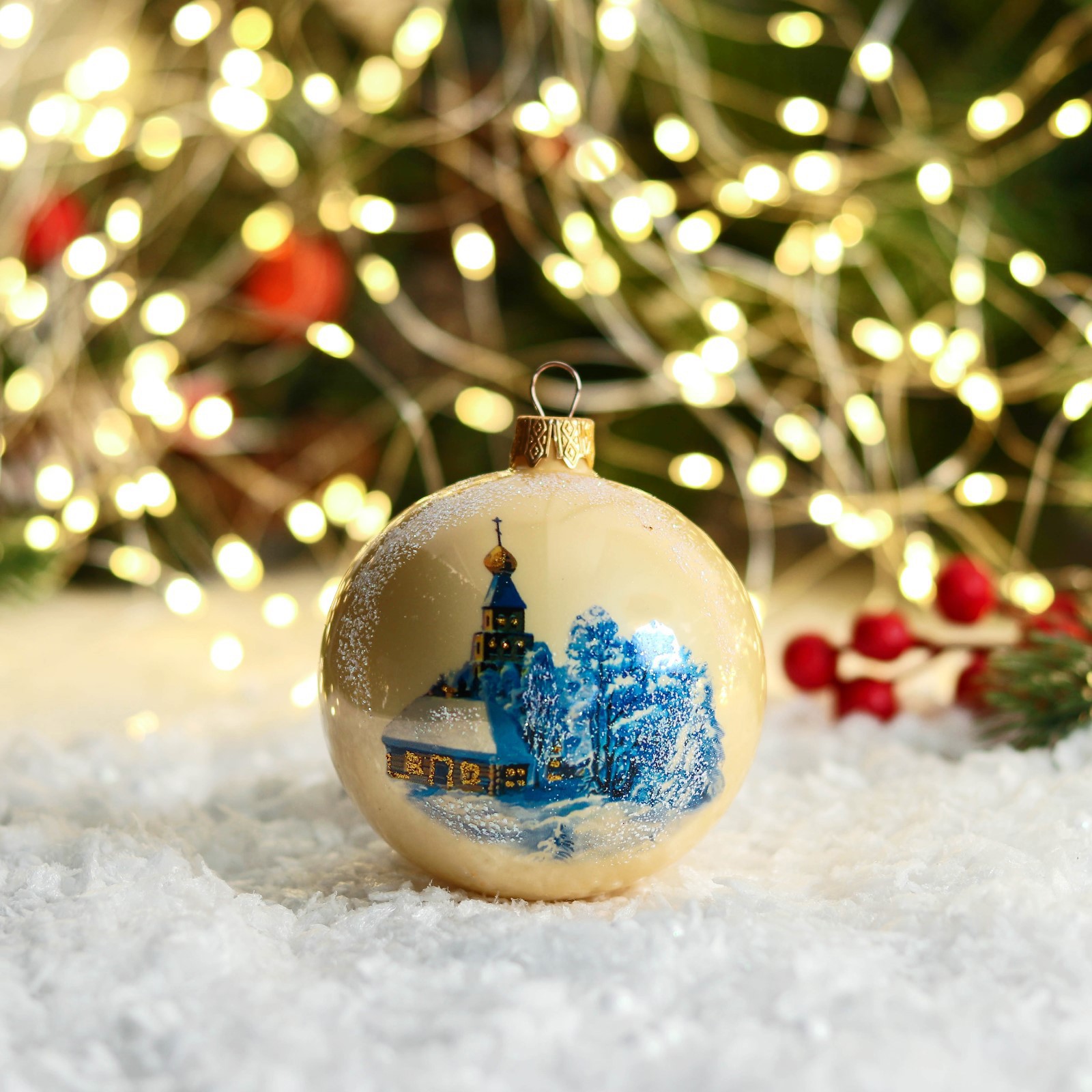 Изображение товара Ёлочный шар Vitus 8 см жёлтый стеклянный для новогодней елки