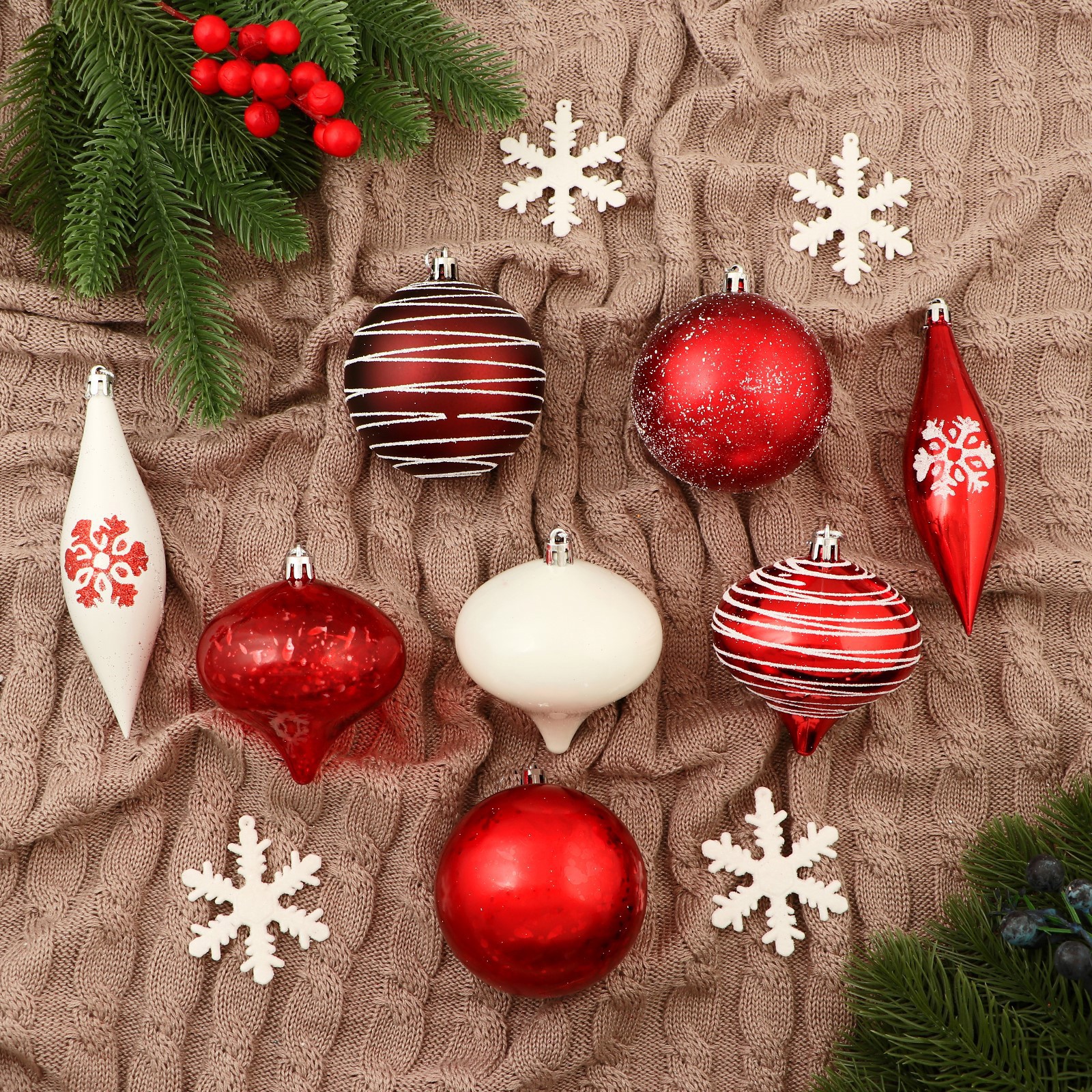 Изображение товара Набор елочных игрушек Морозный день Зимнее волшебство 9510311 красный 22 шт