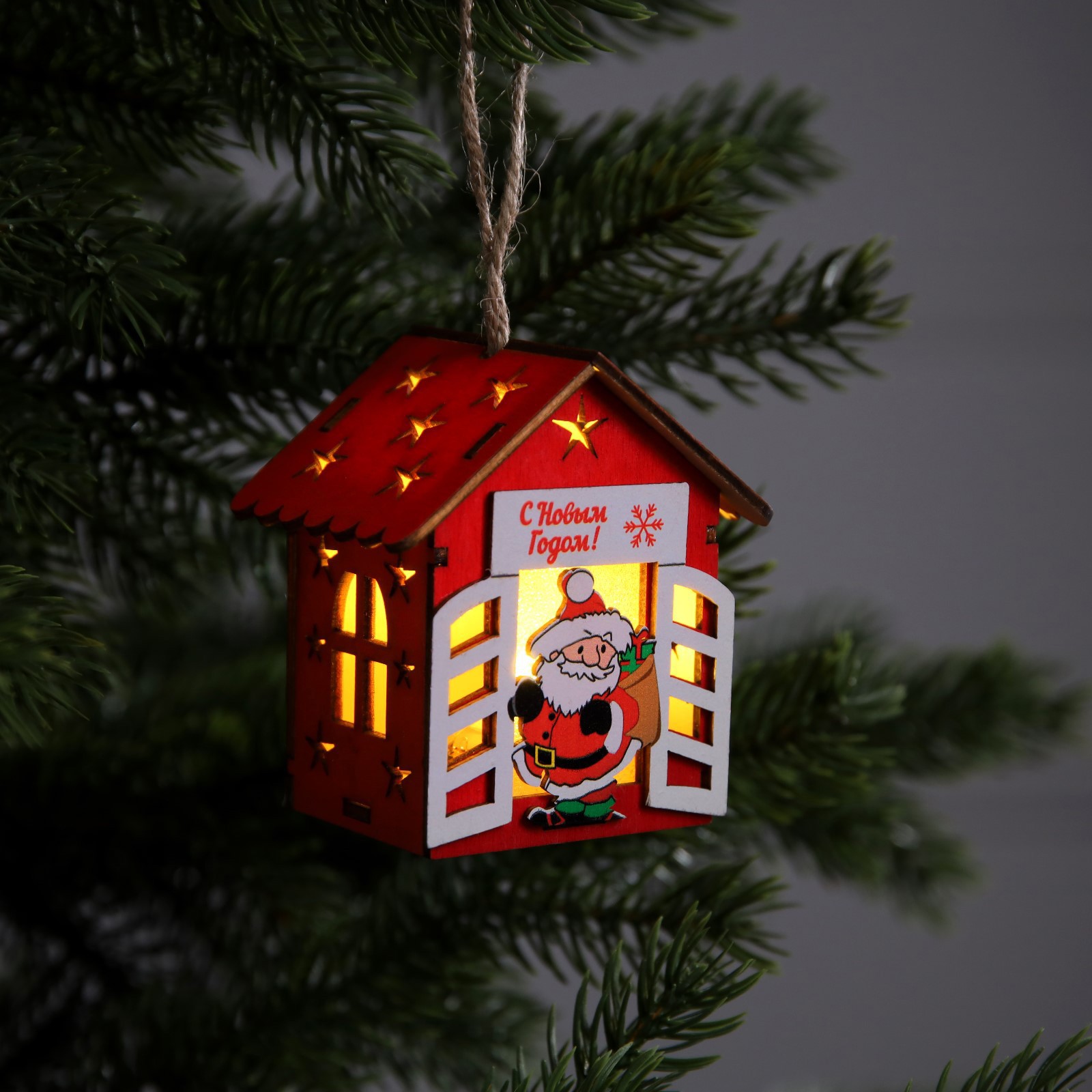 Изображение товара Елочная игрушка Дед мороз с подарками Luazon lighting 9594163 8 см красный