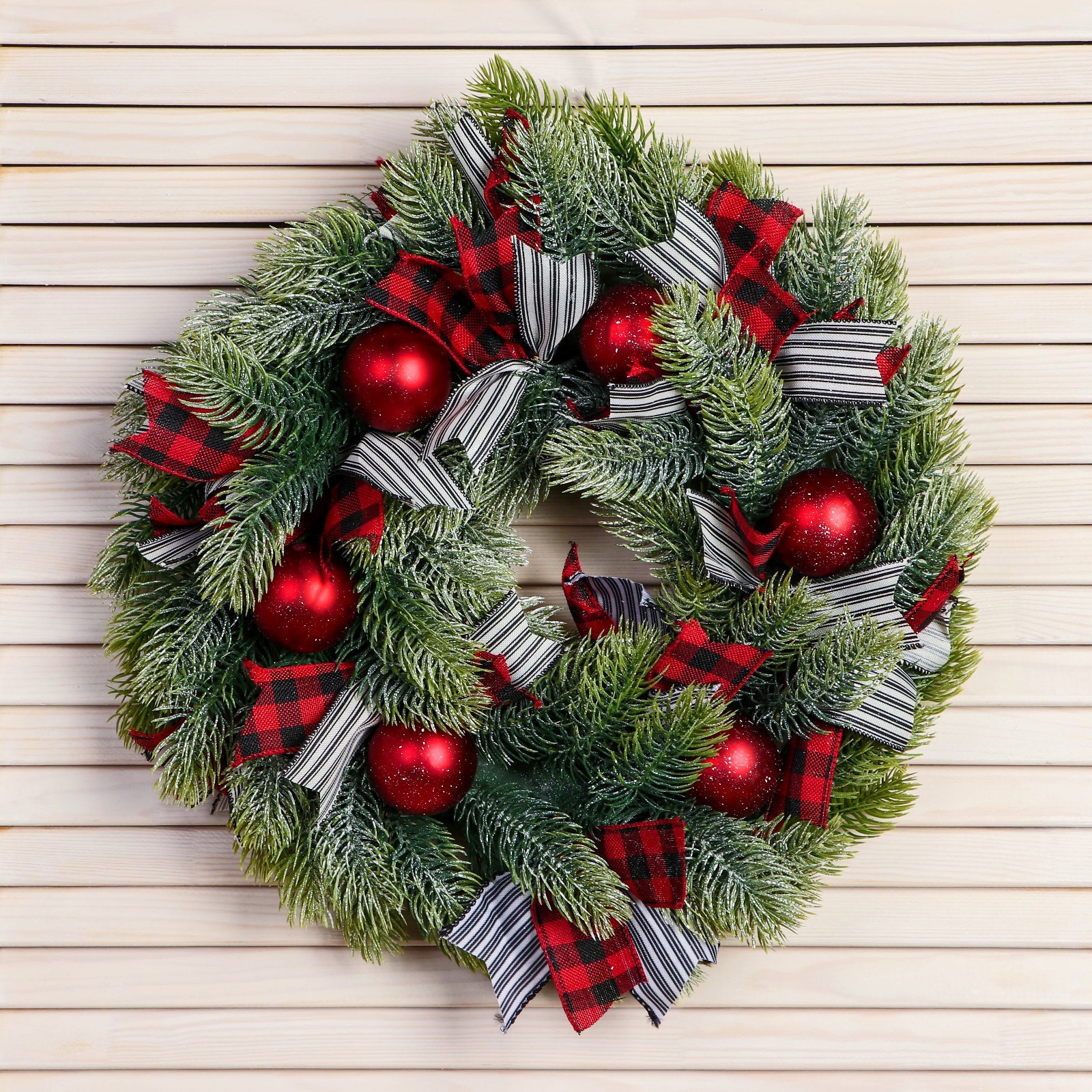 Изображение товара Рождественский венок Зимнее волшебство ø 36 см без декоративных элементов