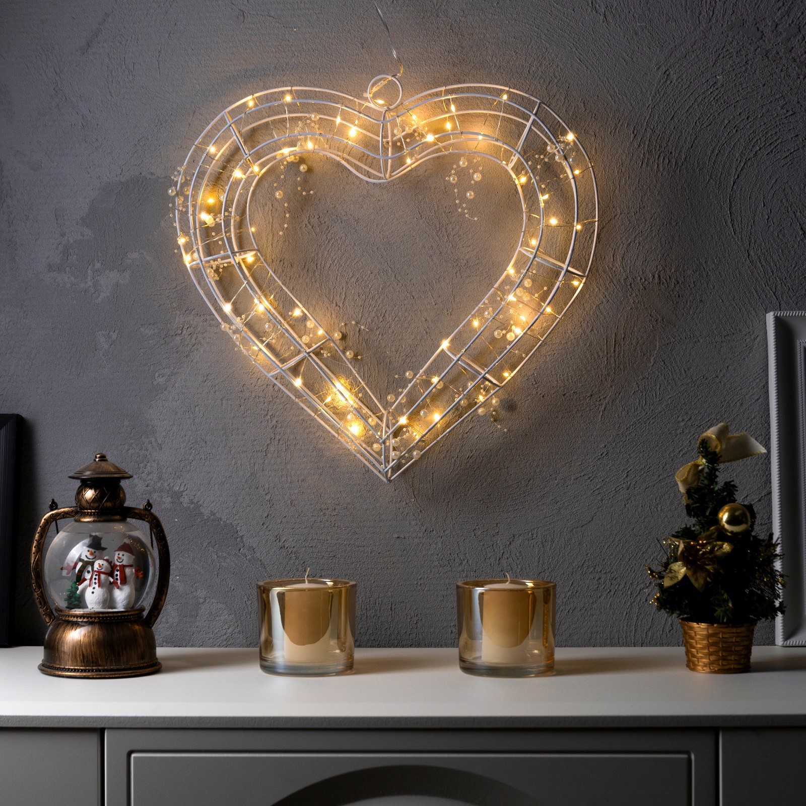 Изображение товара Светящаяся электрическая фигура сердце с бусинами разноцветная 39.5 см