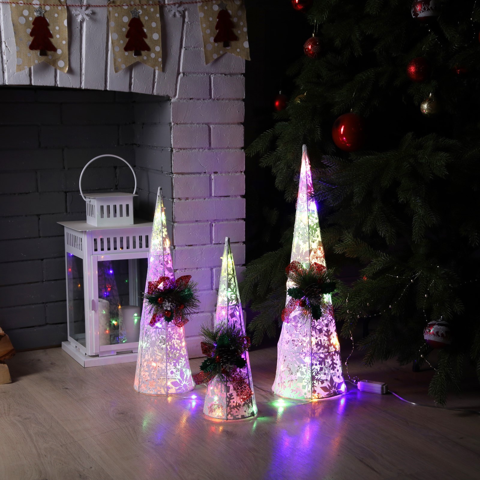 Изображение товара Светящаяся электрическая фигура Color Cones 60 см разноцветная для дома и улицы