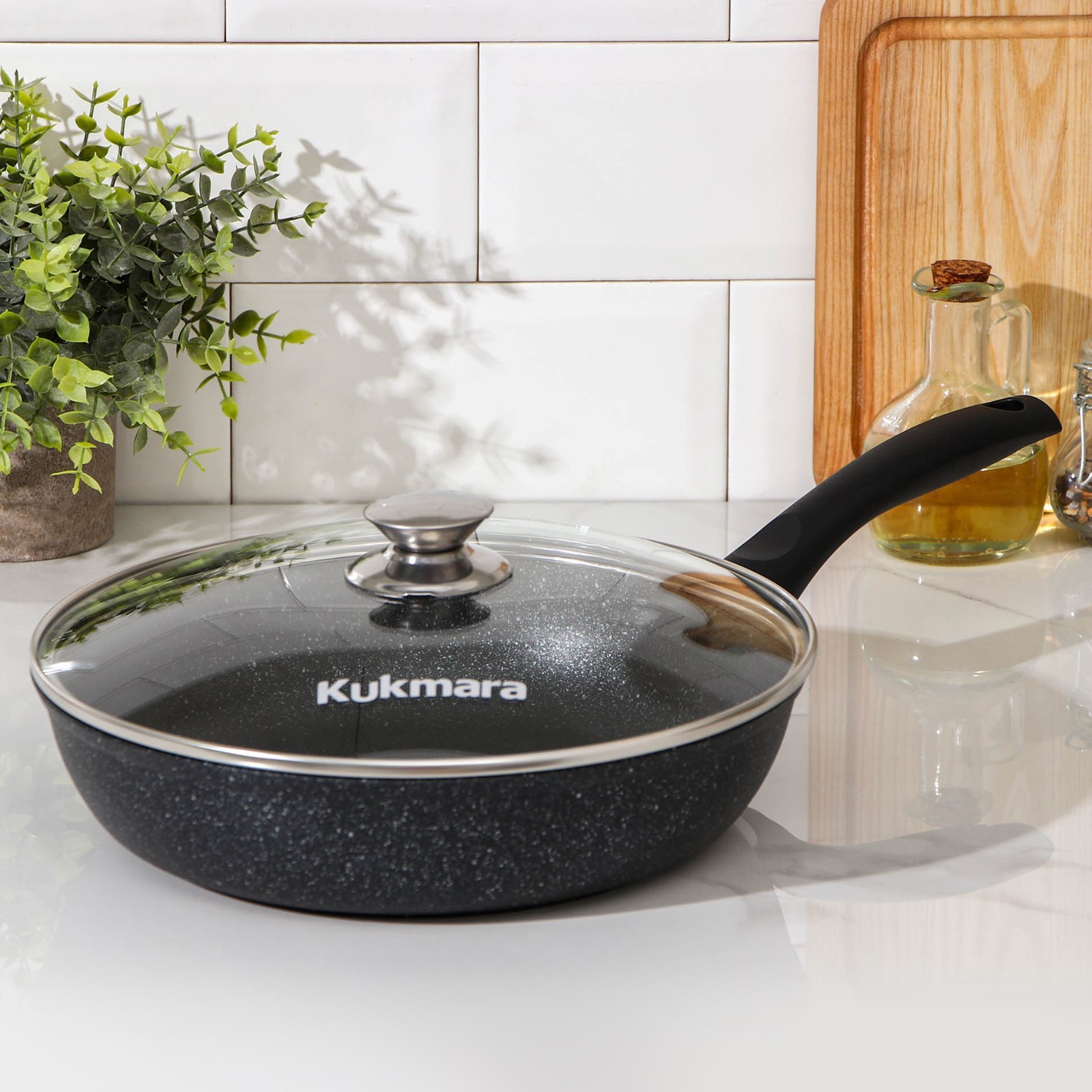 Изображение товара Купить сковороду Kukmara 26 см с антипригарным покрытием и крышкой Россия