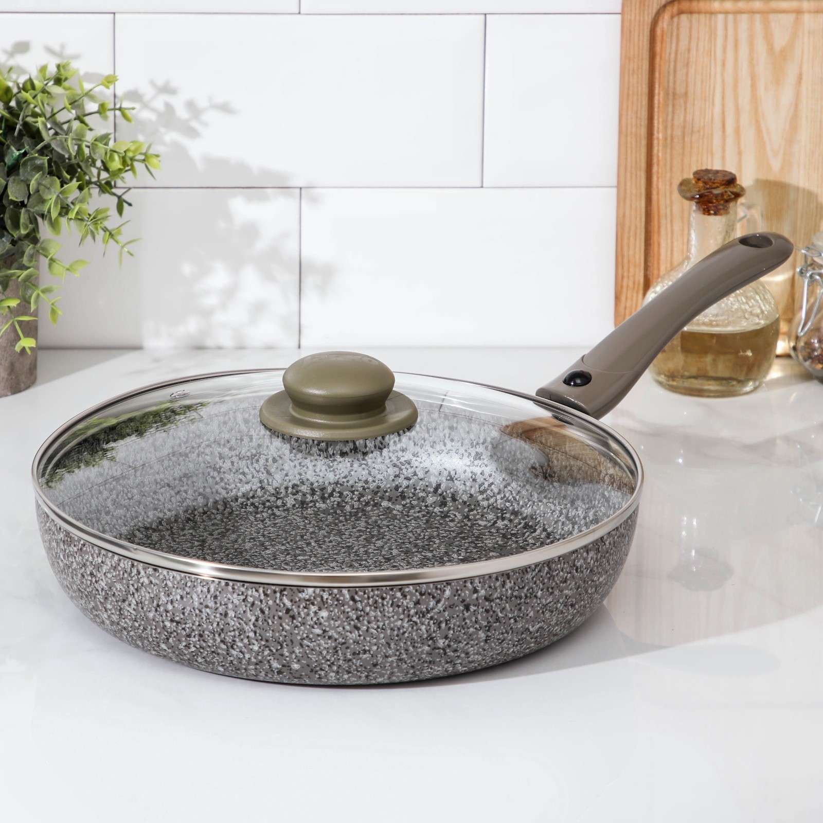 Изображение товара Сковорода Jarko Onyx 28 см с крышкой и съемной ручкой алюминий серый