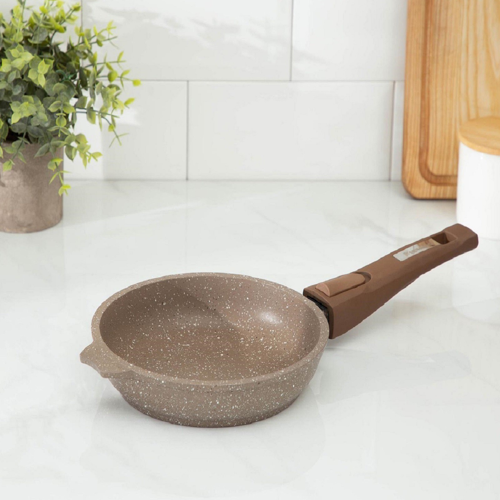 Изображение товара Сковорода Мечта 4832350 18 см со съемной ручкой без крышки алюминий литой цвет коричневый