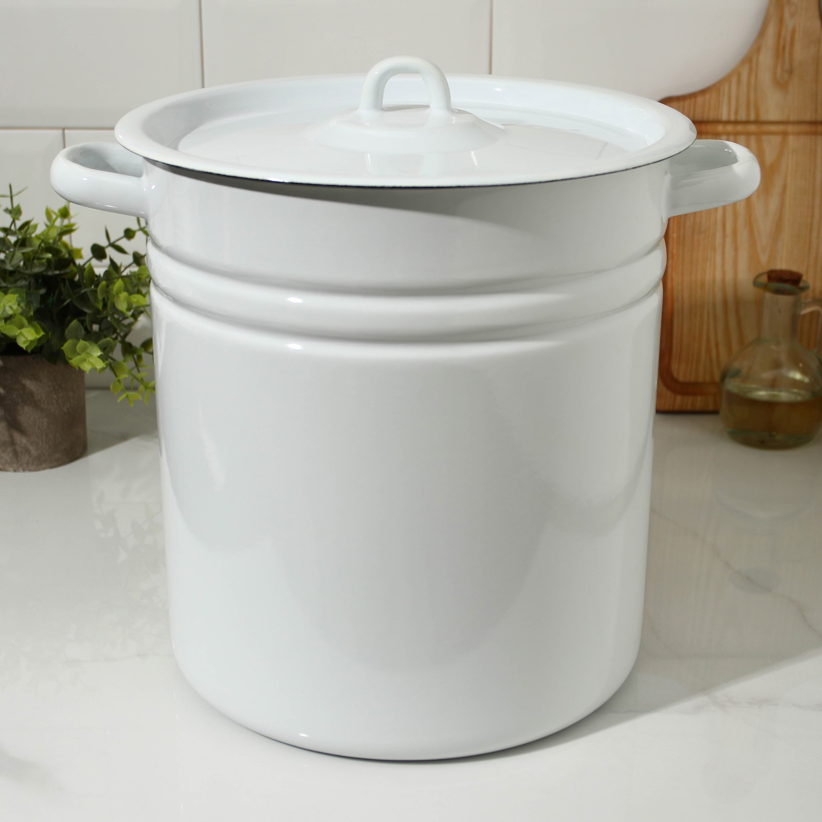 Изображение товара Эмалированная кастрюля 12 л с крышкой Сибирские товары Россия