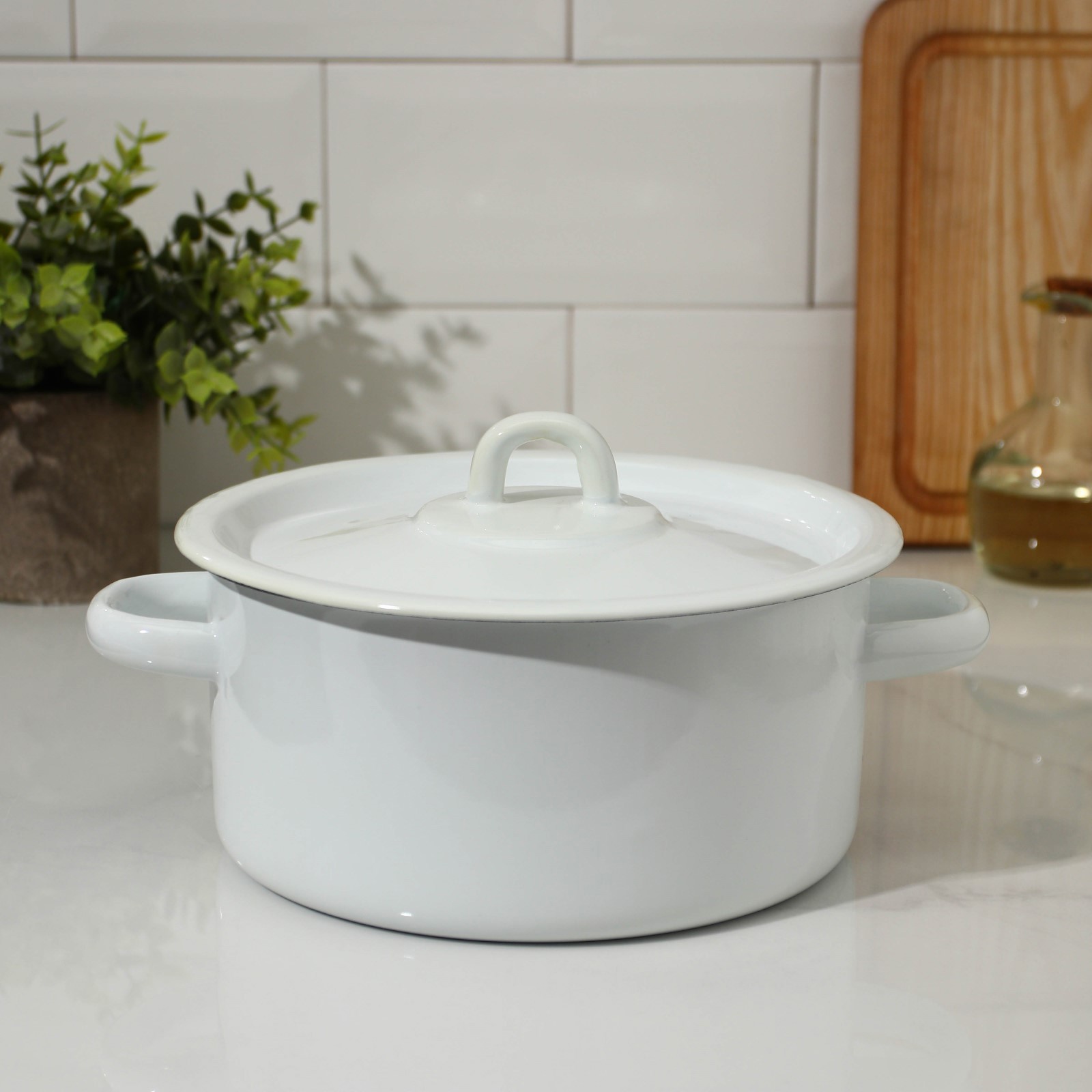 Изображение товара Эмалированная кастрюля 2 л с крышкой Сибирские товары из нержавеющей стали белая