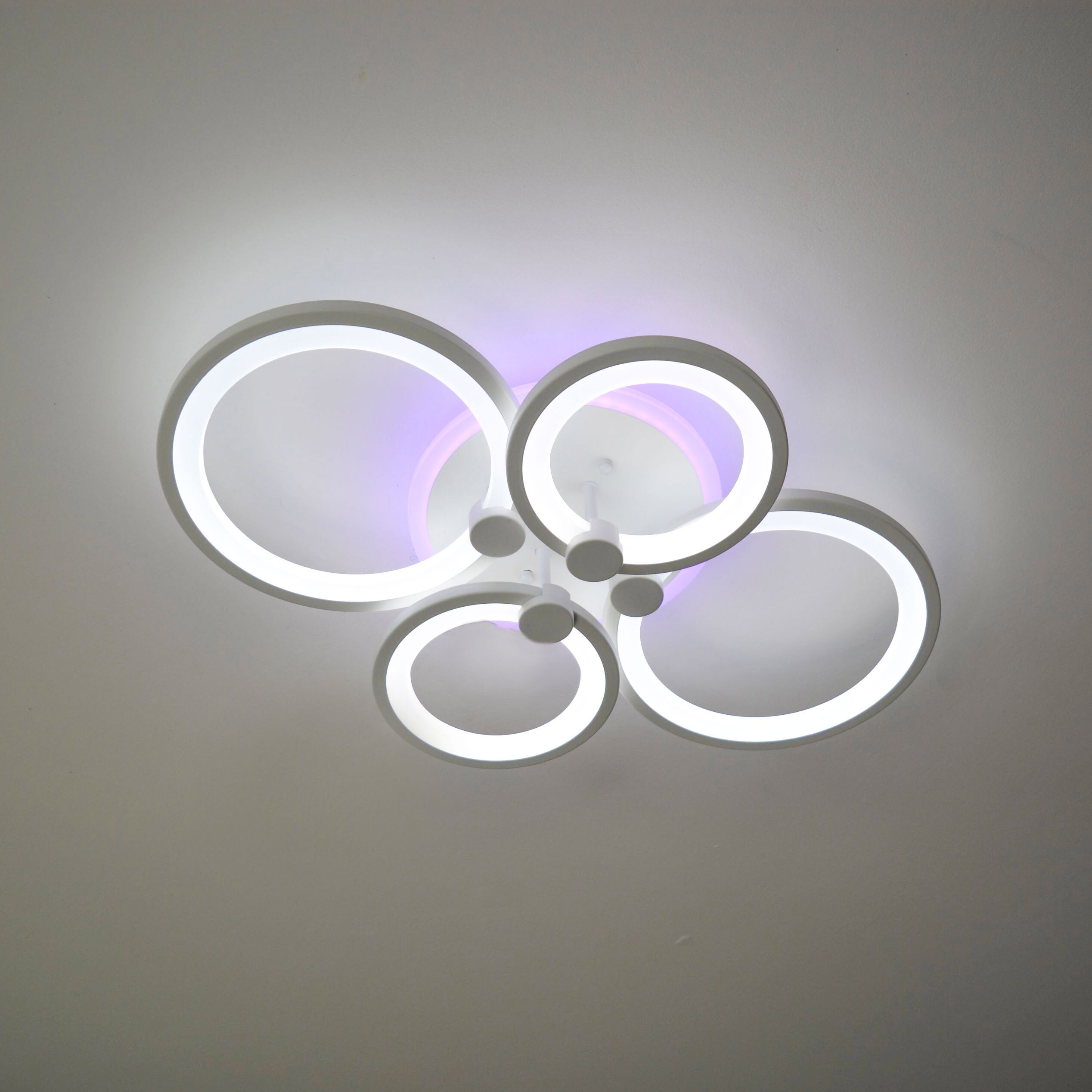 Изображение товара Современная потолочная люстра Safilight 6001-4+RGB с пультом и RGB подсветкой