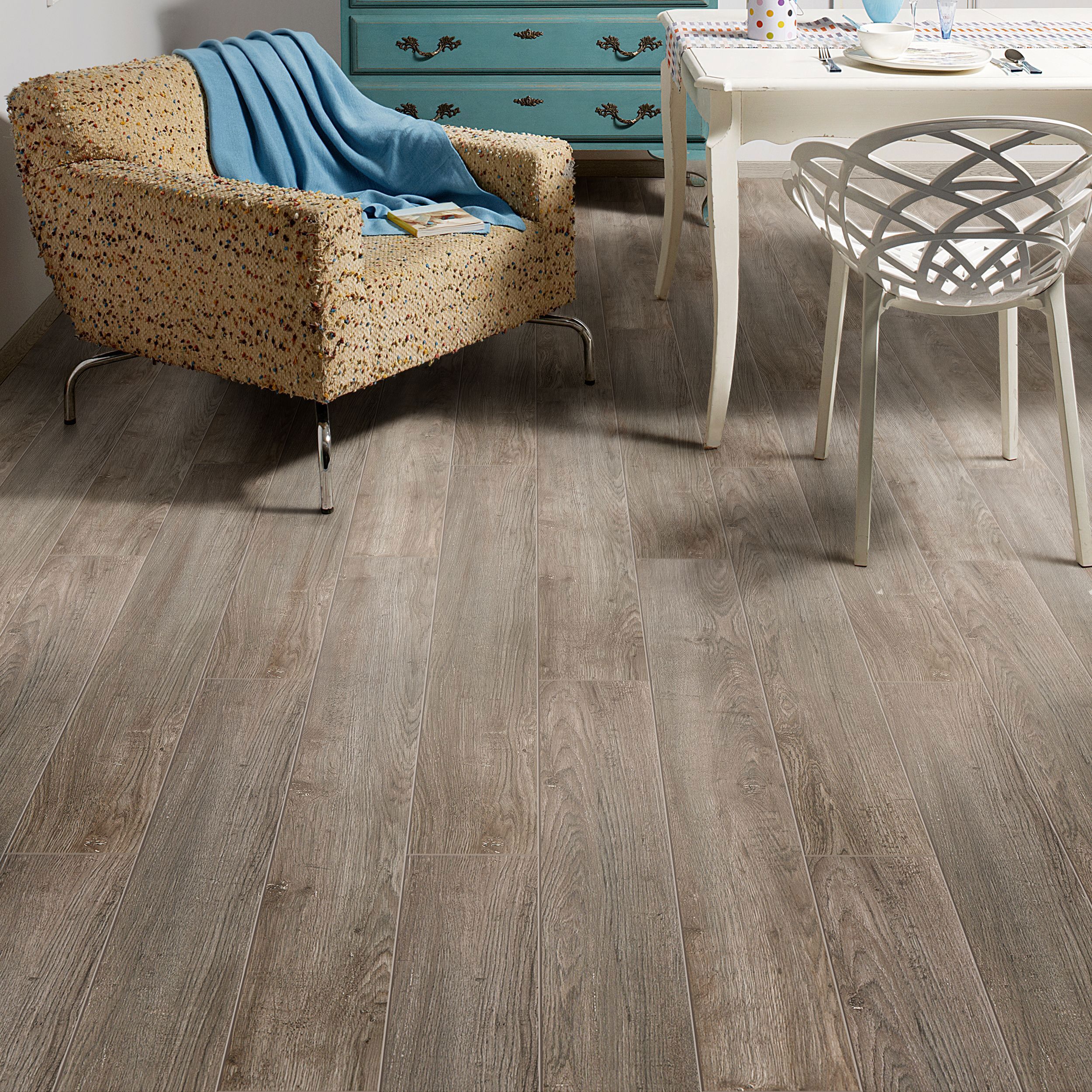 Изображение товара Ламинат Каталина 33 класс 14 мм водостойкий с фаской Tarkett для жилых и коммерческих помещений