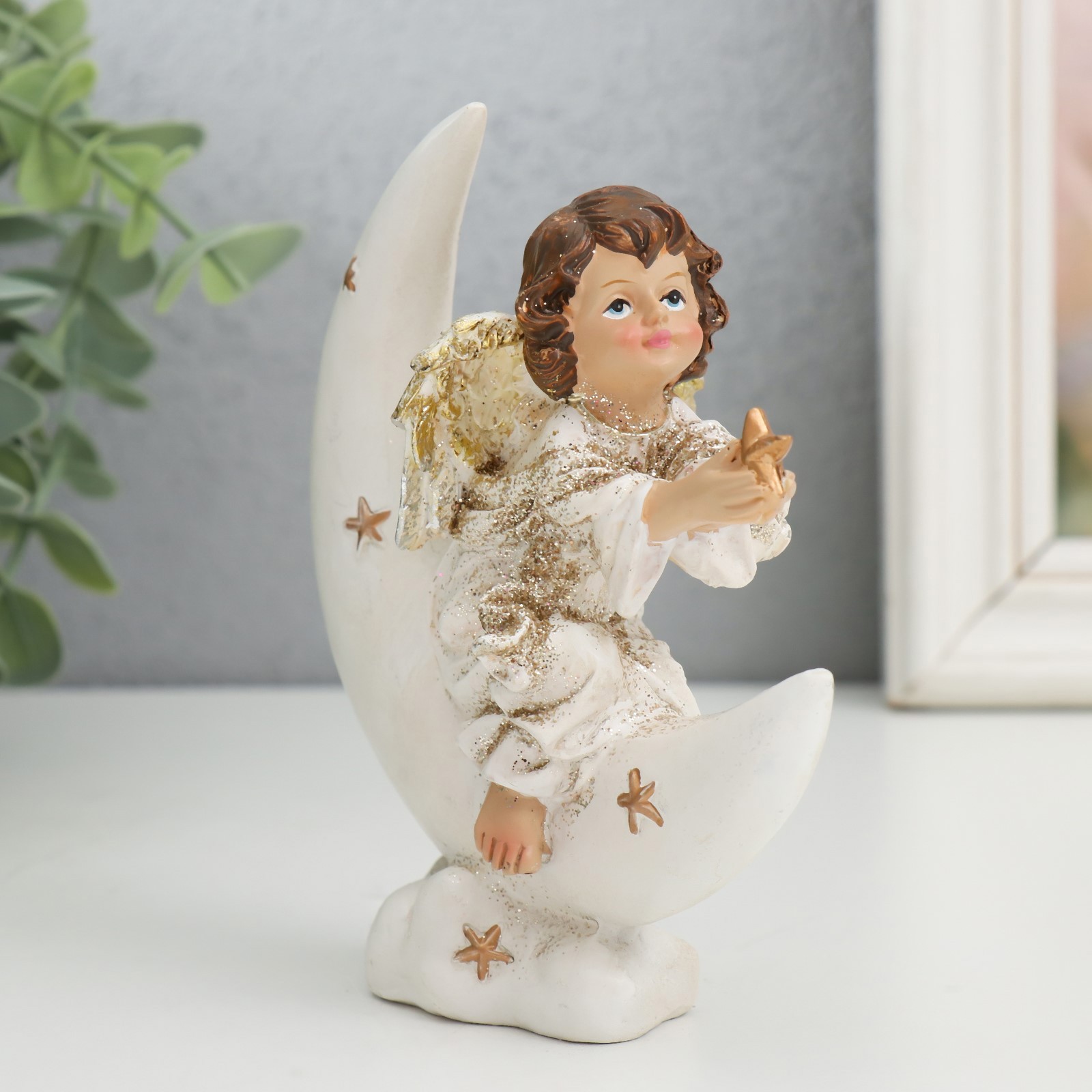 Изображение товара Сувенир "Ангел в бежевой тоге на месяце со звездой" золотые крылья 5x11x13 см