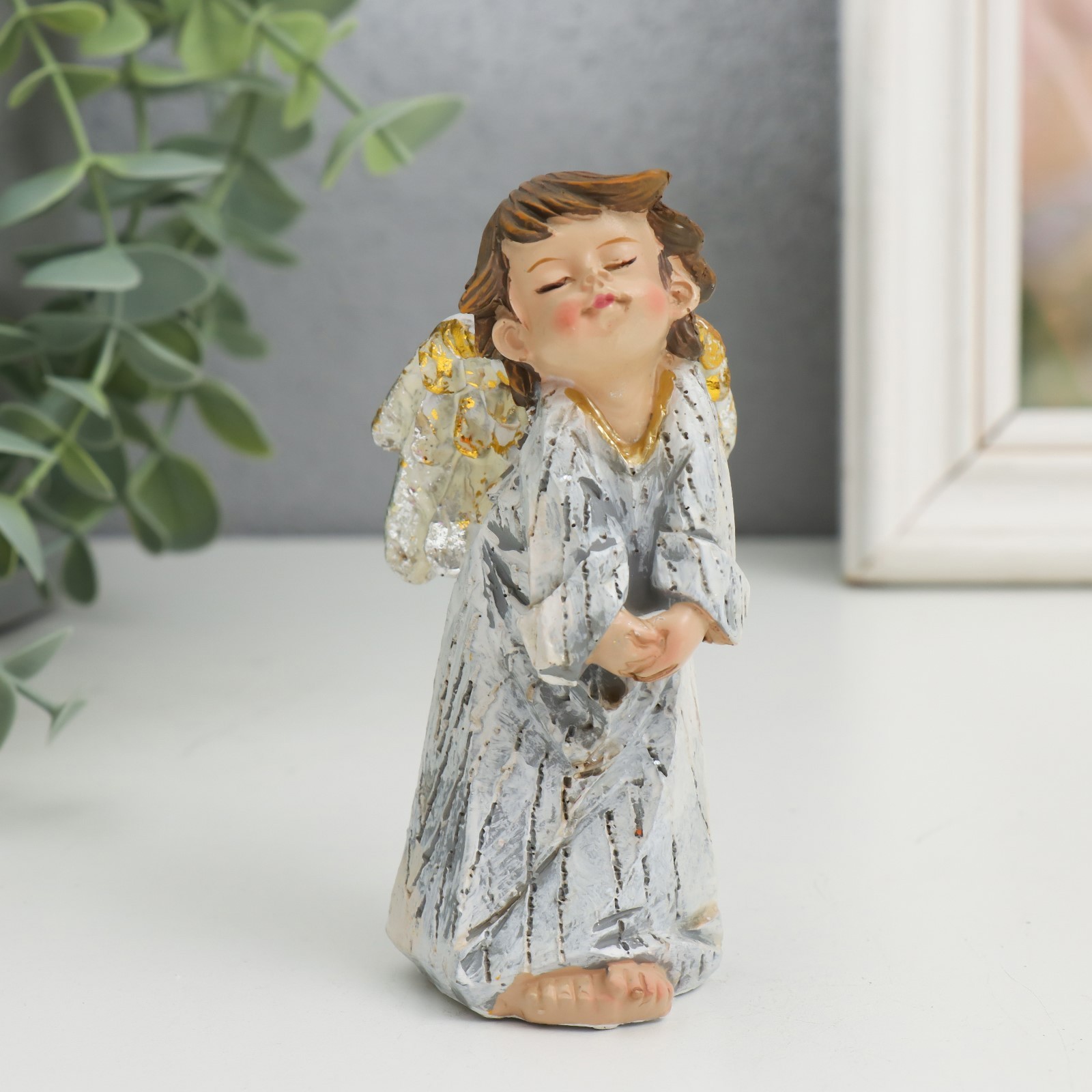 Изображение товара Сувенир Ангелочек в платье, золотые крылья, 6x5.2x11.3 см