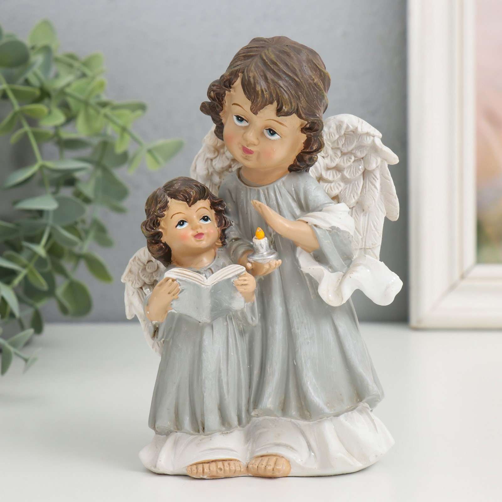 Изображение товара Сувенир "Ангелочки в серых одеяниях, с книгой и свечой" блёстки 6.5x9.5x15 см