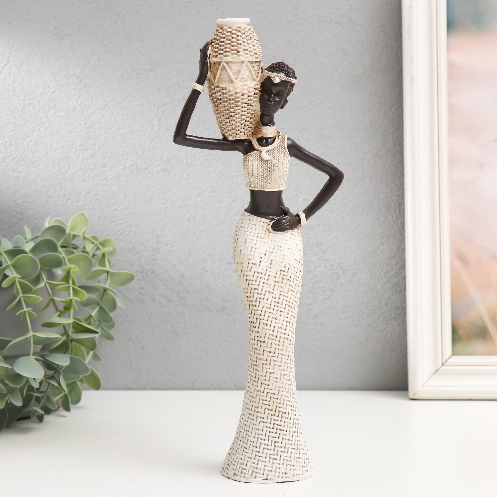 Изображение товара Сувенир "Африканка с плетёным кувшином" белый 28x11x5.5 см