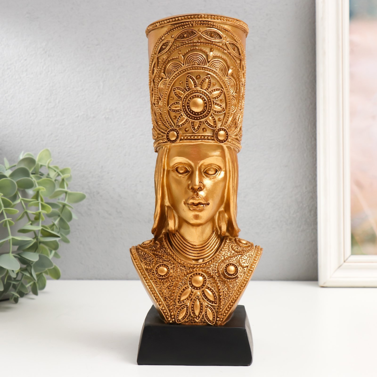Изображение товара Сувенир "Африканка в этническом кивере" золото 25x10.5x8 см Изображение товара Сувенир "Африканка в этническом кивере" золото 25x10.5x8 см