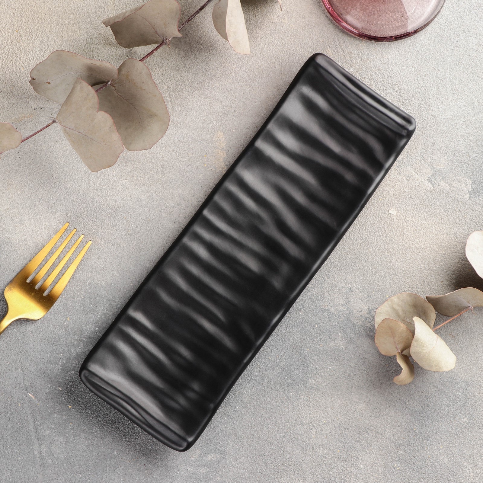 Изображение товара Блюдо сервировочное Доляна Черный Восток 8x2x24 см пластик цвет черный