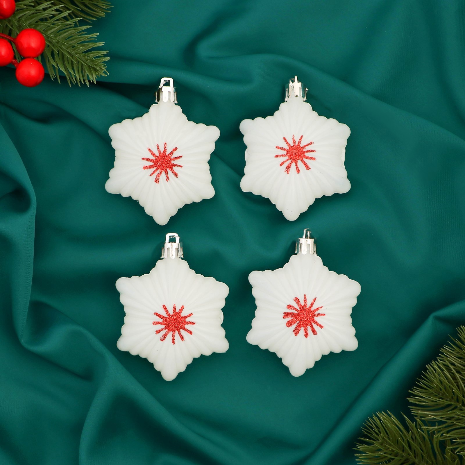 Изображение товара Набор елочных игрушек Звезда праздничная Зимнее волшебство 4 шт 5x7 см белый