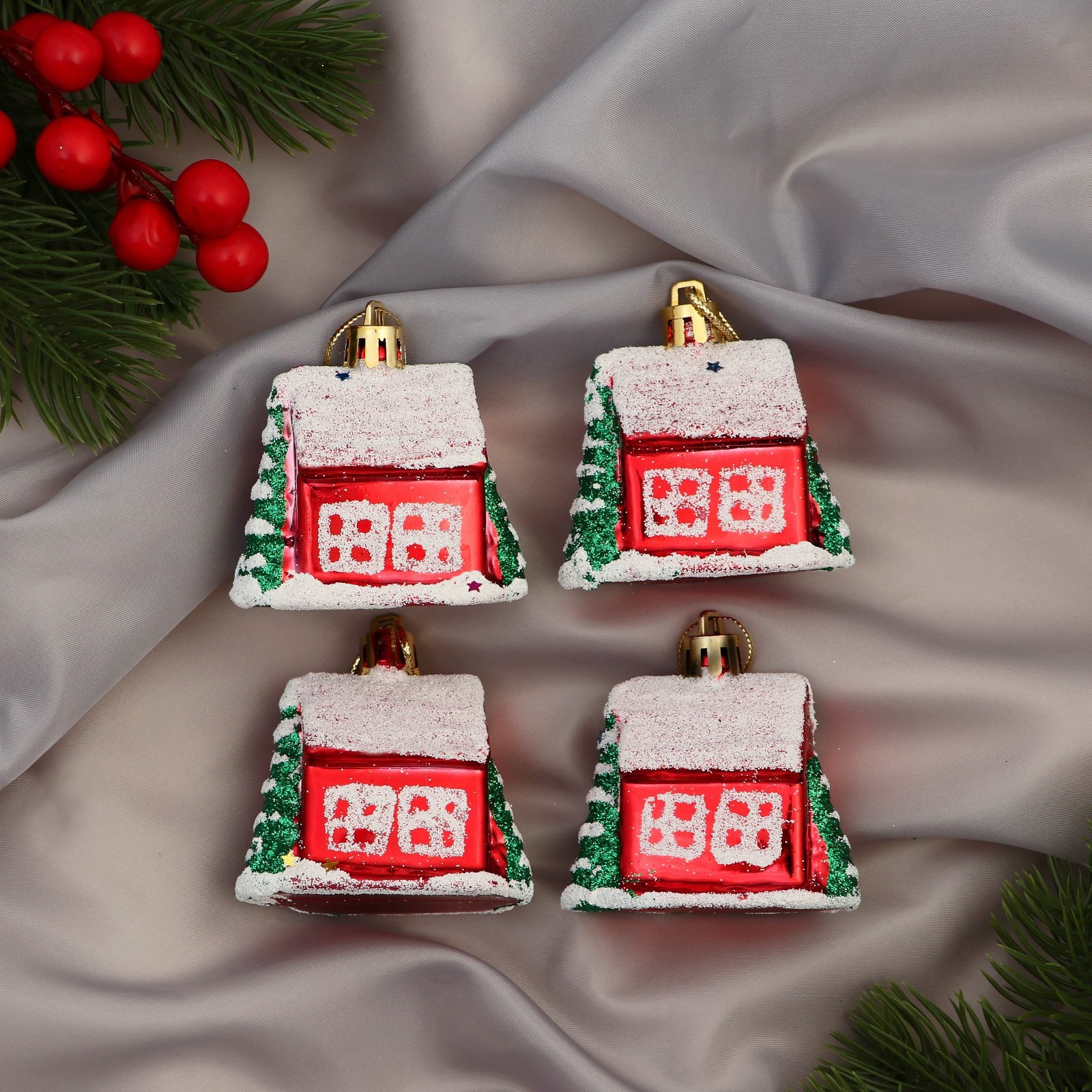 Изображение товара Набор елочных игрушек Сказочный домик Зимнее волшебство 4 шт 6х5 см красный