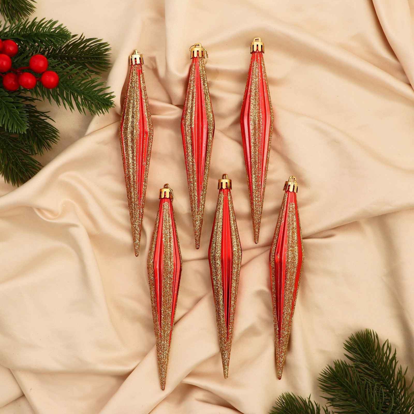 Изображение товара Набор елочных игрушек Сосулька острая в полоску Зимнее волшебство 9693046 18 см х 3 см красный 6 шт