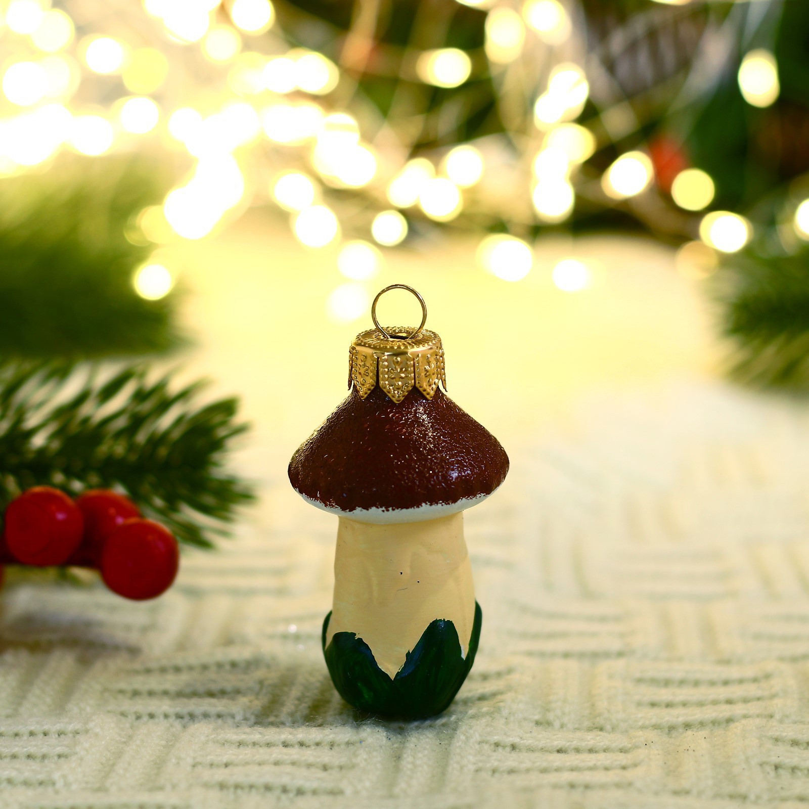 Изображение товара Ёлочная игрушка Грибочек-06 Evis 7 см стеклянная бежевый дизайн для новогодней елки