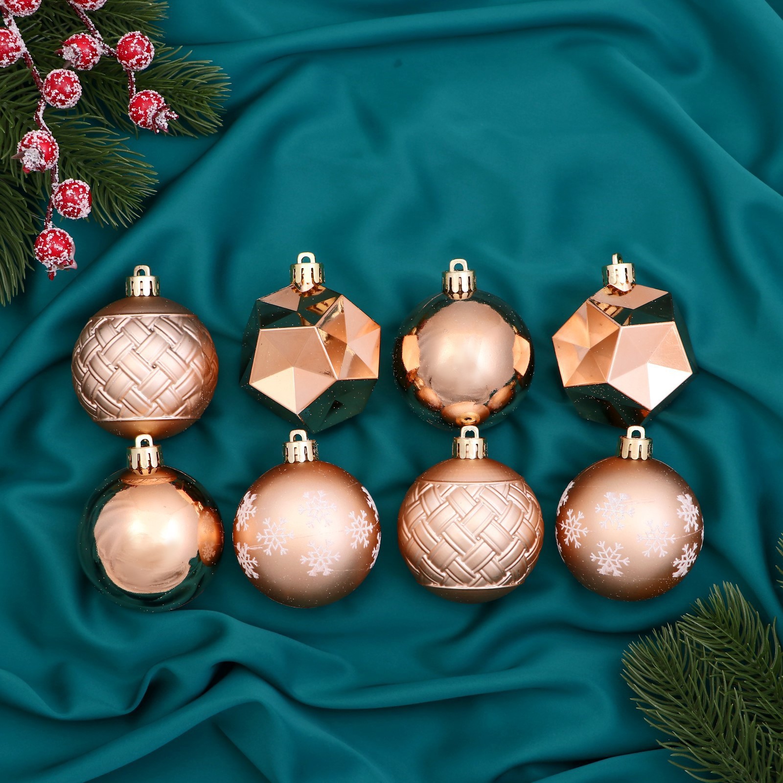 Изображение товара Набор елочных шаров Зимнее волшебство 9510591 Изабель 6 см пластик жёлтый/золотой 8 шт