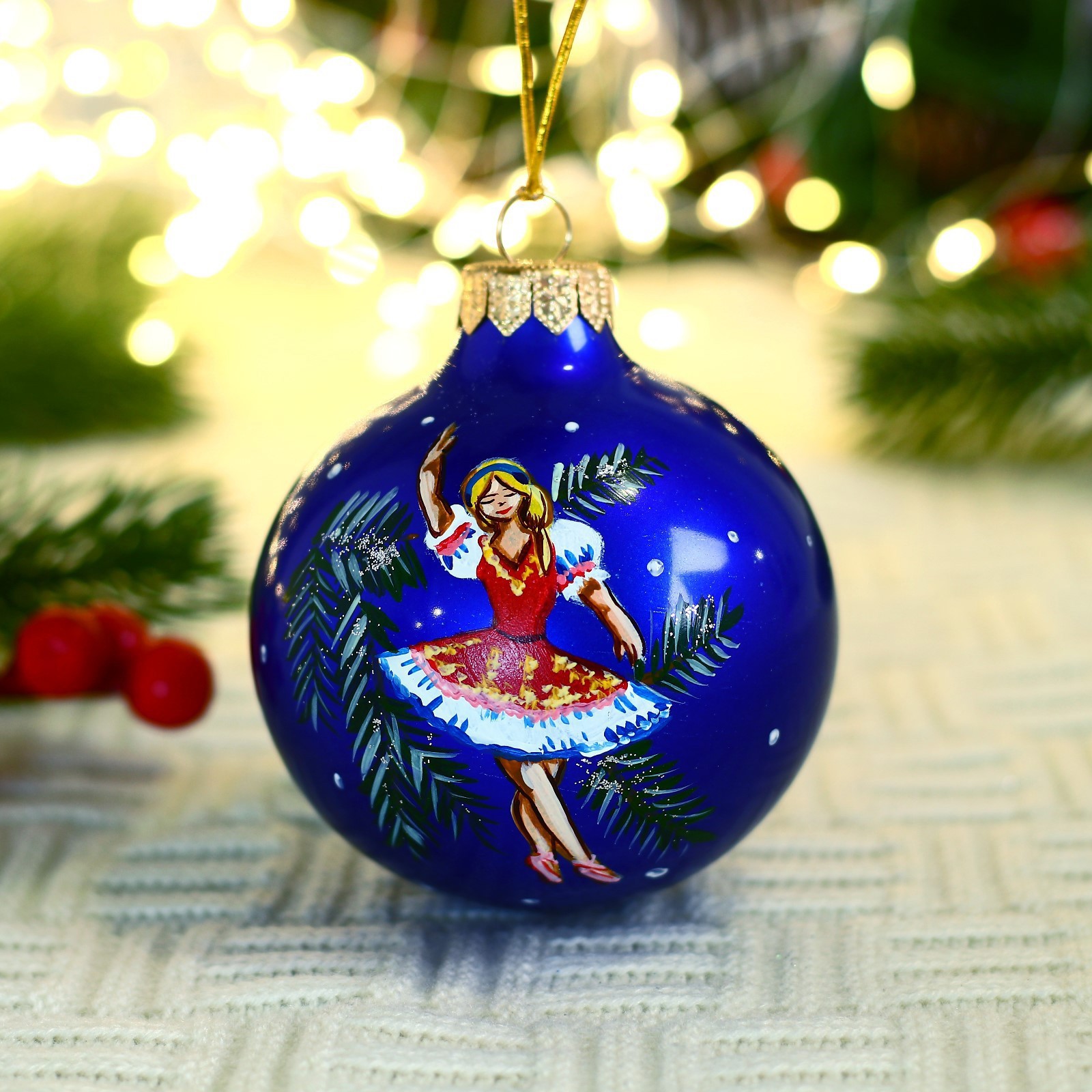 Изображение товара Елочный шар Simaland 5227207 Балерина 8 см стекло синий