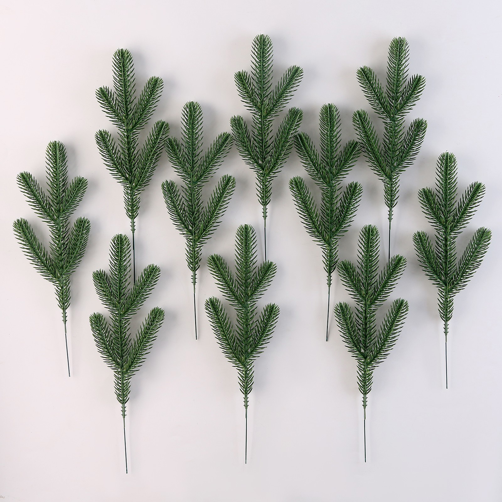 Изображение товара Декоративная рождественская ветка 9 см для новогодних композиций и венков