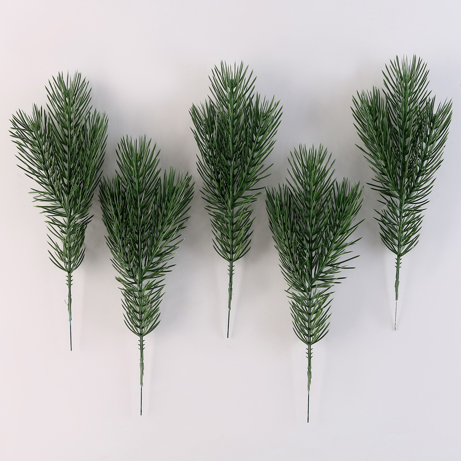 Изображение товара Декоративная рождественская ветка Веселый праздник 9944106 для новогоднего декора