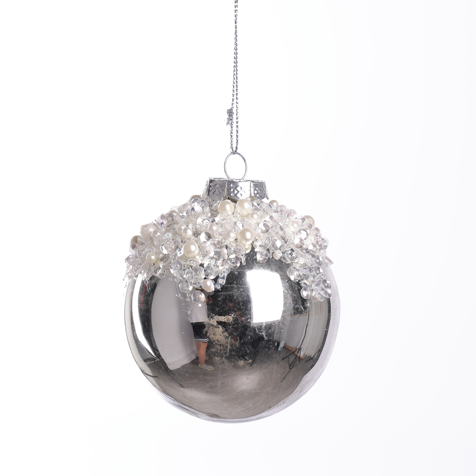 Изображение товара Елочный шар Merry green MG24210 8 см стекло серебристый праздничный декор