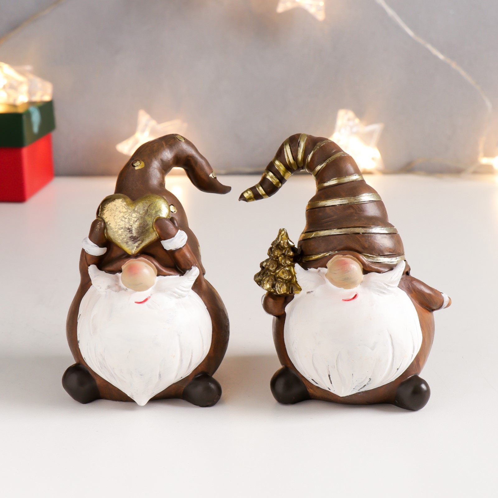 Изображение товара Декоративная фигура SIMALAND Дедушка Мороз в колпаке коричневый 10x6,5x6 см