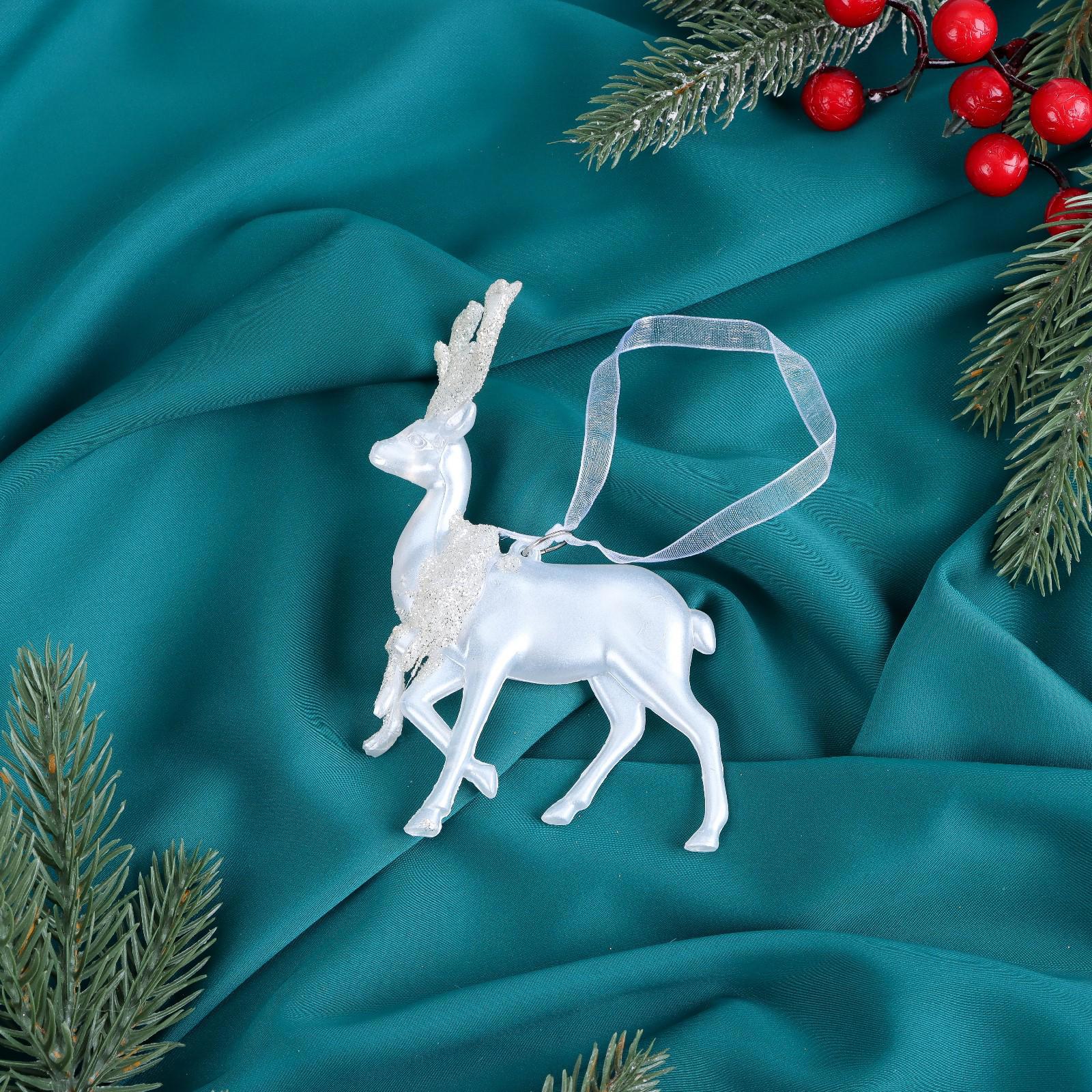 Изображение товара Ёлочная игрушка Олень величие блеск 9 см белый Зимнее волшебство