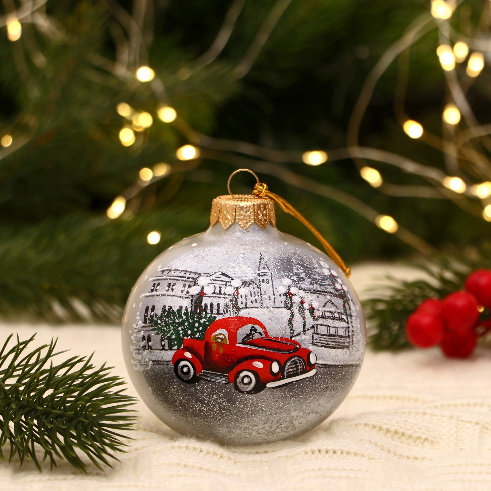 Изображение товара Ёлочный шар Зимний город 8 см стекло серебристый для новогоднего украшения