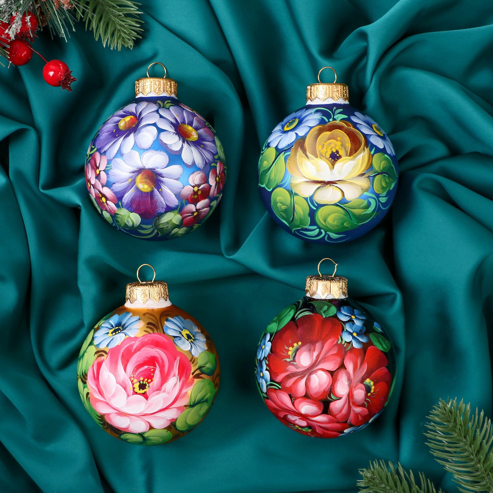 Изображение товара Набор елочных шаров Ферма радости из стекла 8 см 4 шт разноцветные глянцевые Россия