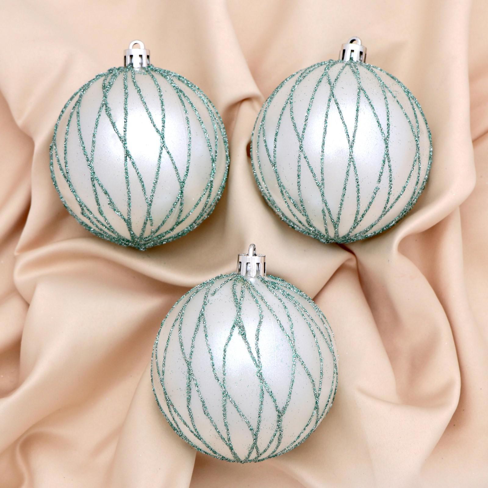 Изображение товара Набор елочных шаров Зимнее волшебство 6490379 ФБО Геометрический полосы 8 см пластик белый 3 шт