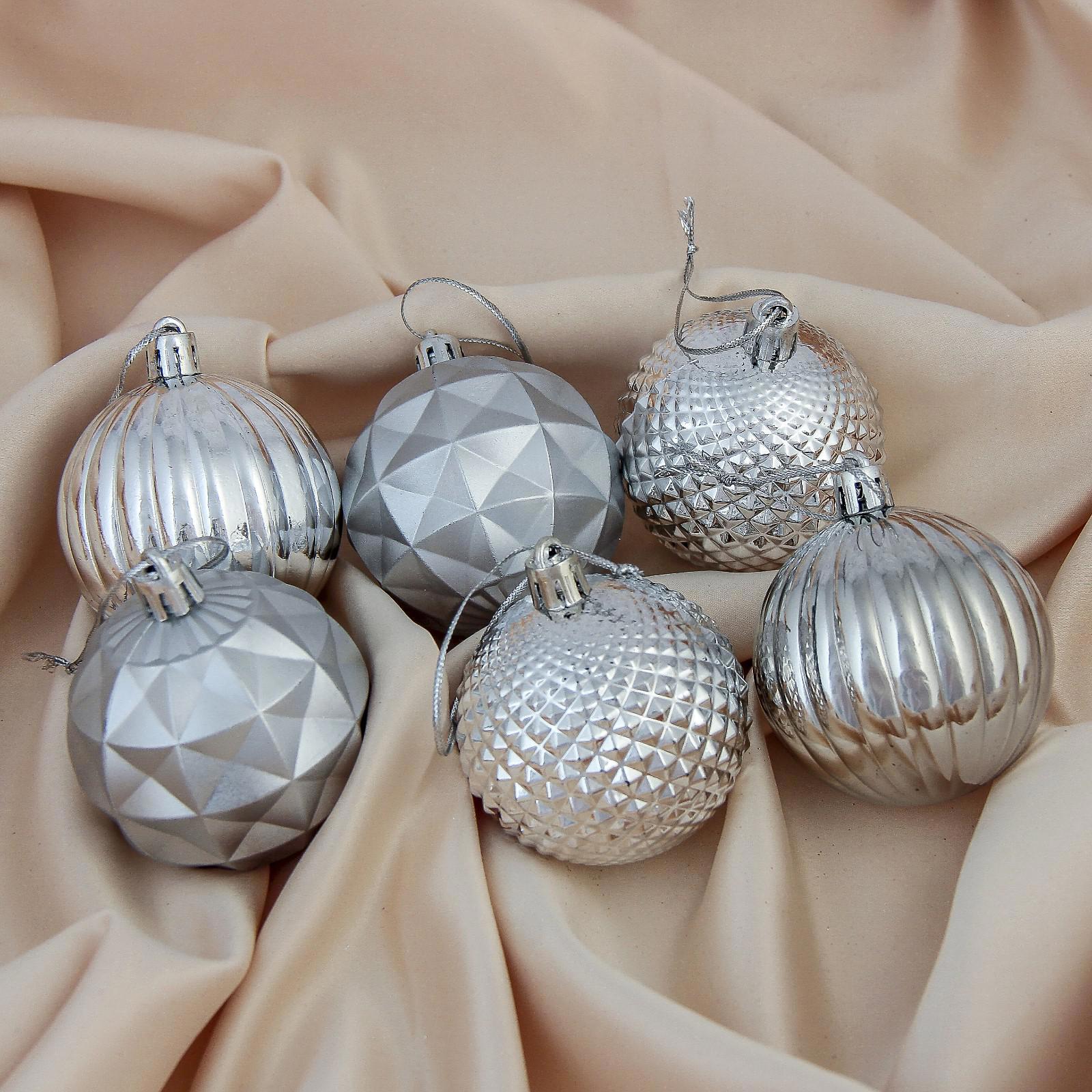 Изображение товара Набор елочных шаров Зимнее волшебство 6 см серебро 6 шт для новогоднего декора