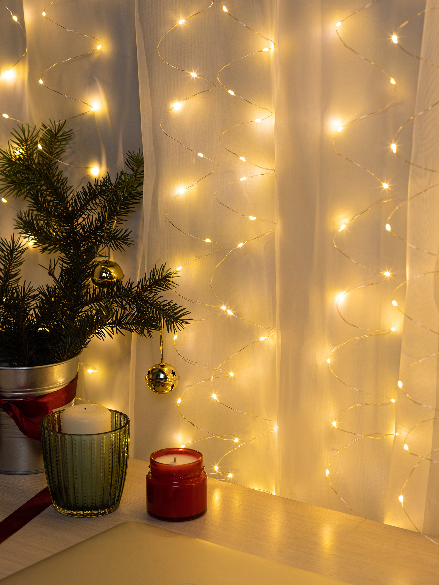 Изображение товара Электрогирлянда комнатная Intro 3x3 м 240 LED 8 режимов теплый белый